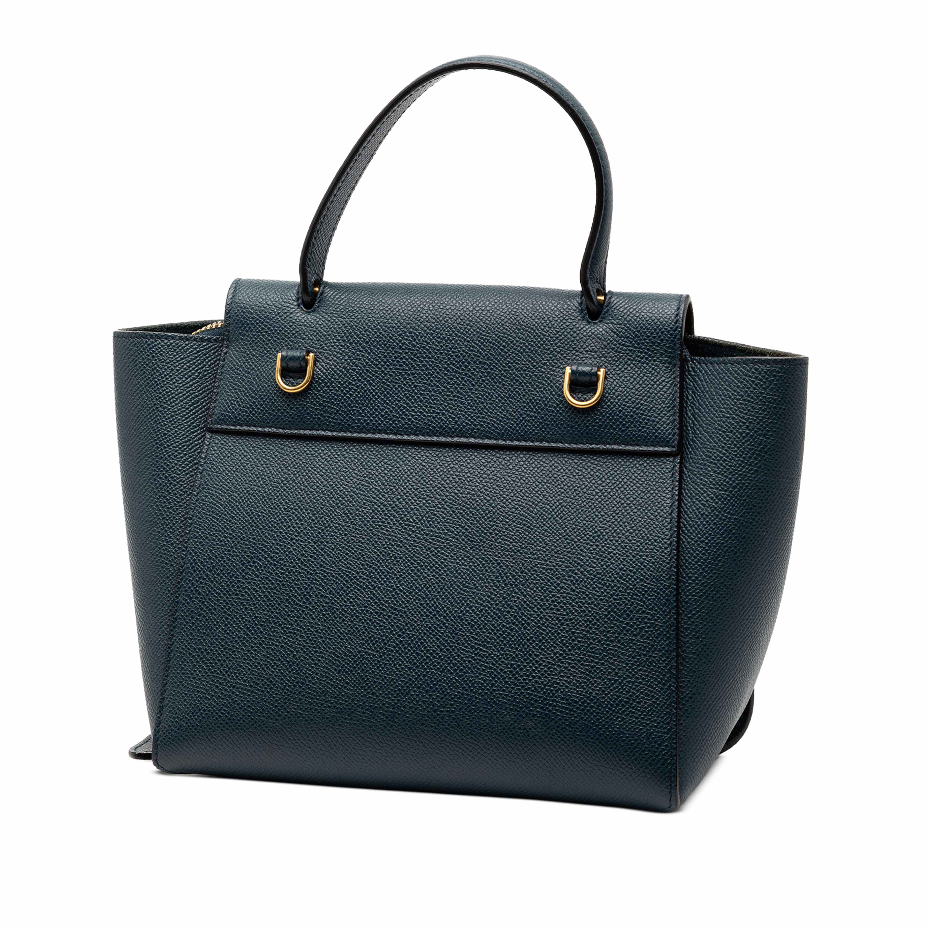 Celine Nano Grained Calfskin Belt Bag, från Luxclusif, i färgen navy. Klicka för att öppna bilden i stort format