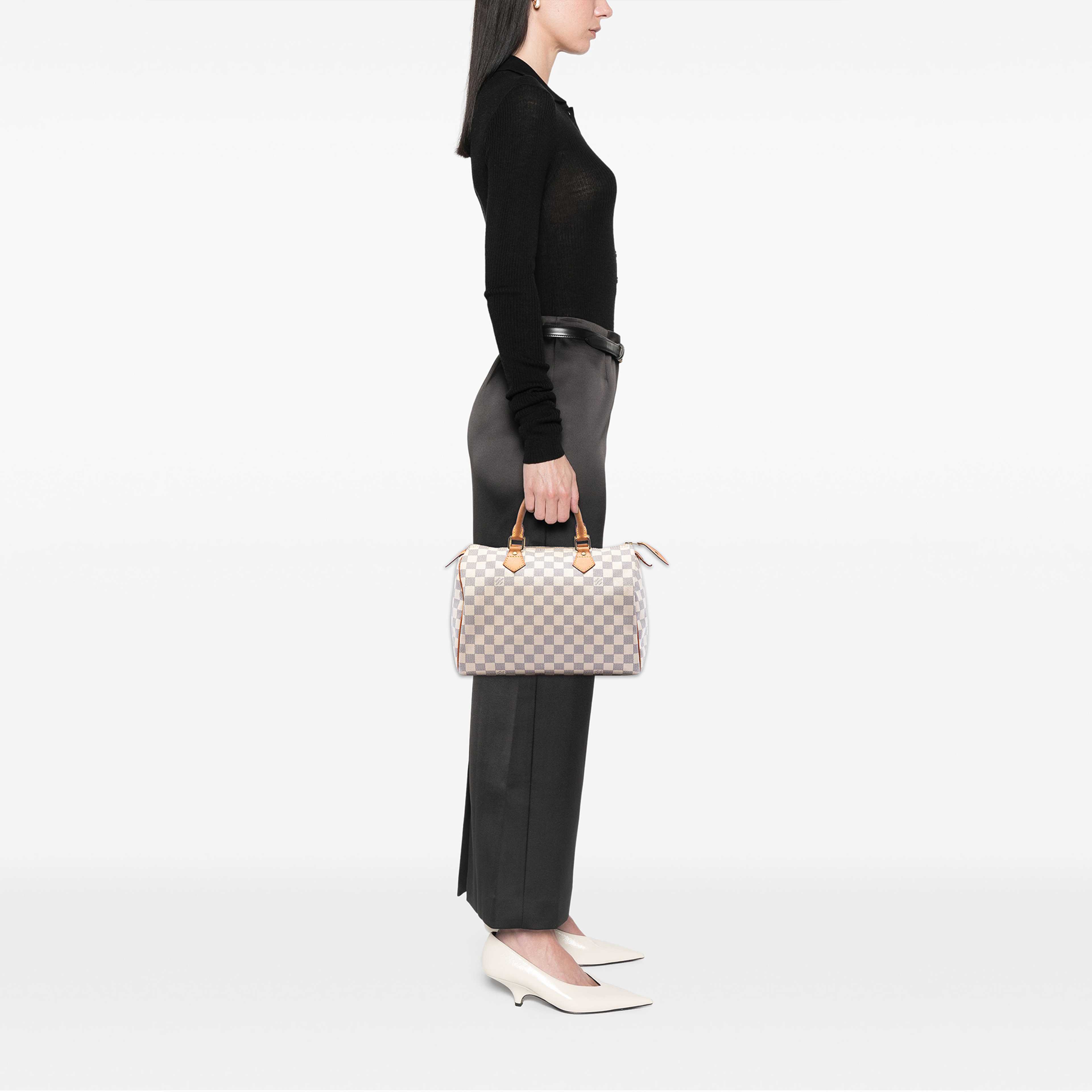 Louis Vuitton Damier Azur Speedy 30, från Luxclusif, i färgen white. Klicka för att öppna bilden i stort format