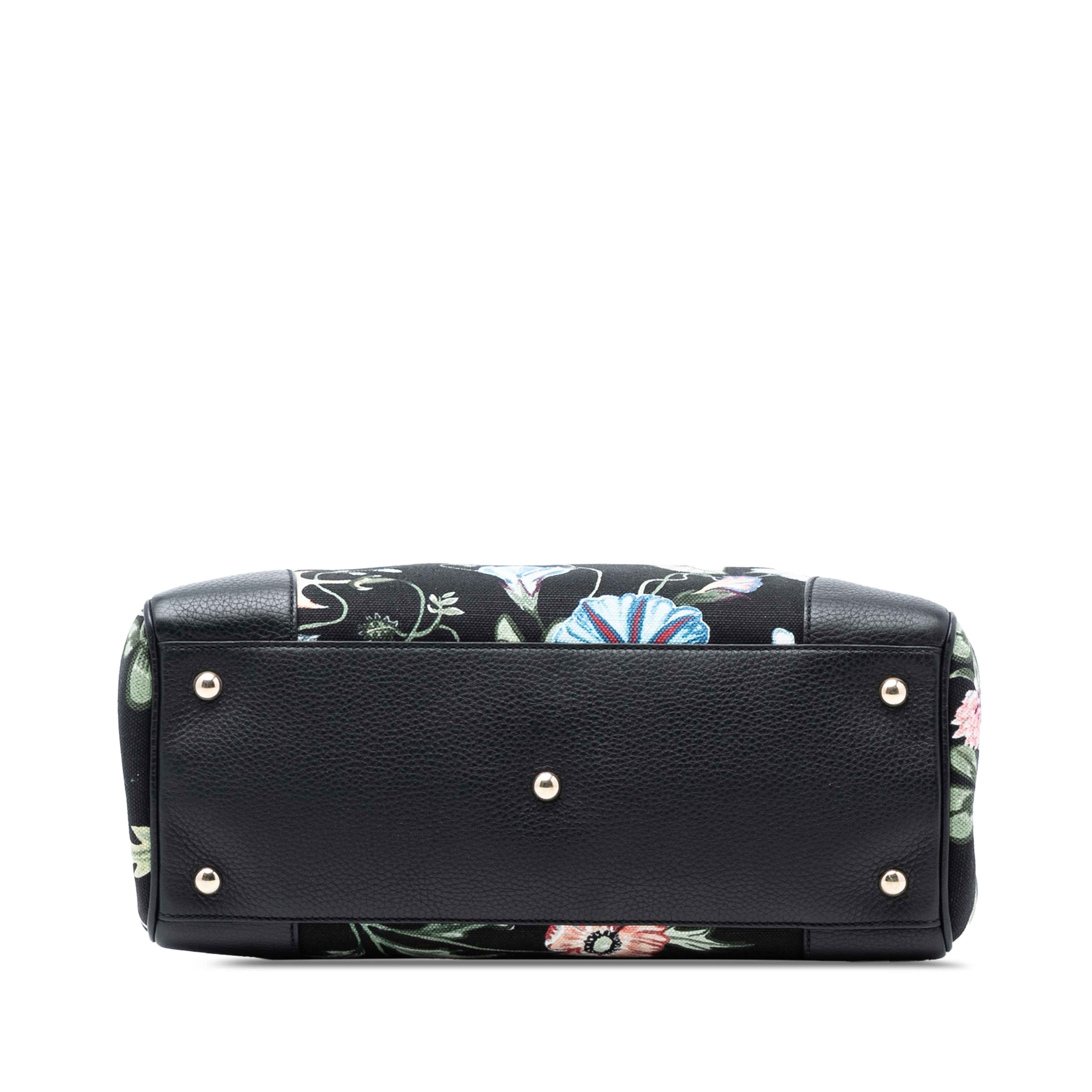 Gucci Medium Canvas Flora Knight Bamboo Shopper Satchel, från Luxclusif, i färgen black. Klicka för att öppna bilden i stort format