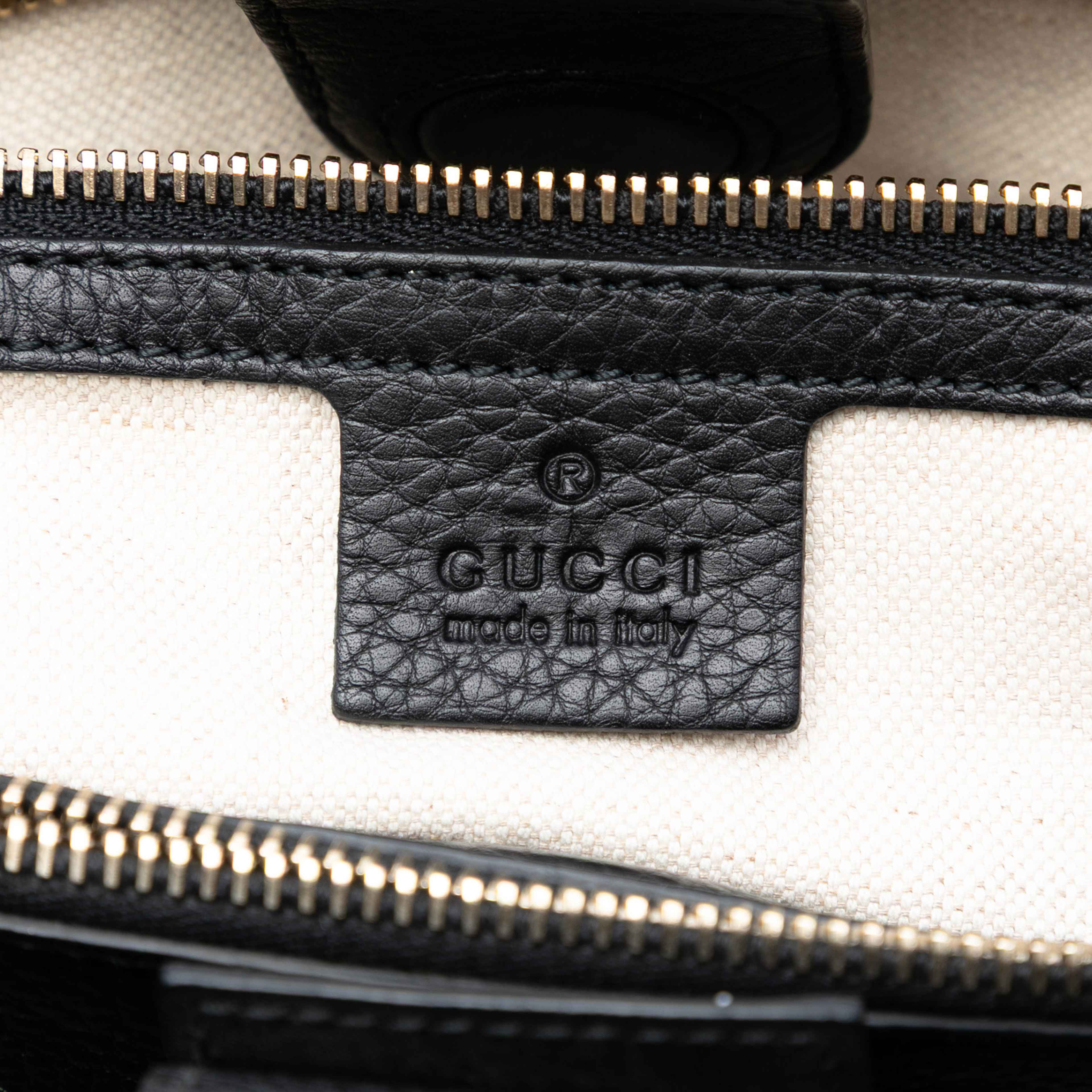 Gucci Medium Canvas Flora Knight Bamboo Shopper Satchel, från Luxclusif, i färgen black. Klicka för att öppna bilden i stort format