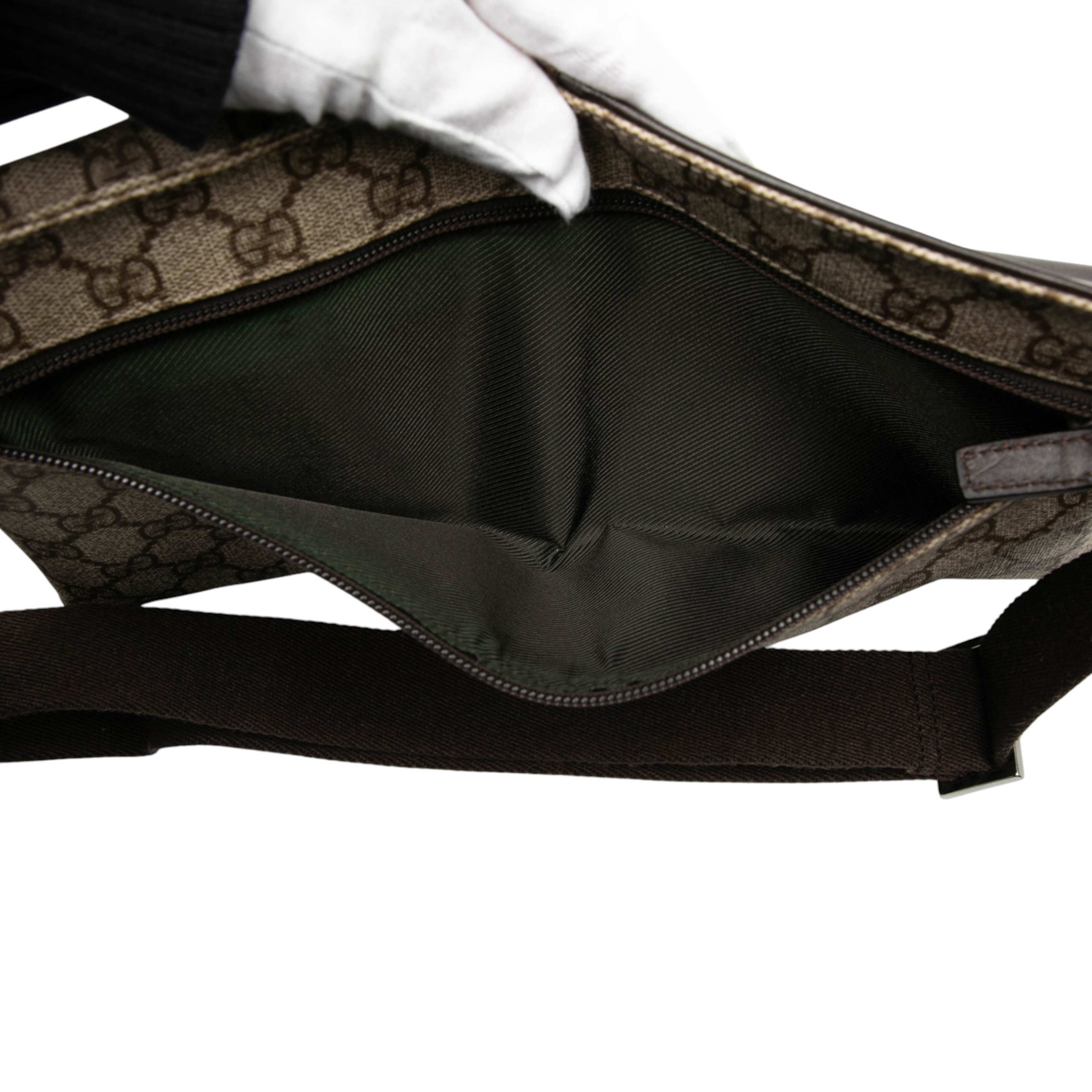 Gucci Gg Supreme Double Pocket Belt Bag, från Luxclusif, i färgen beige. Klicka för att öppna bilden i stort format