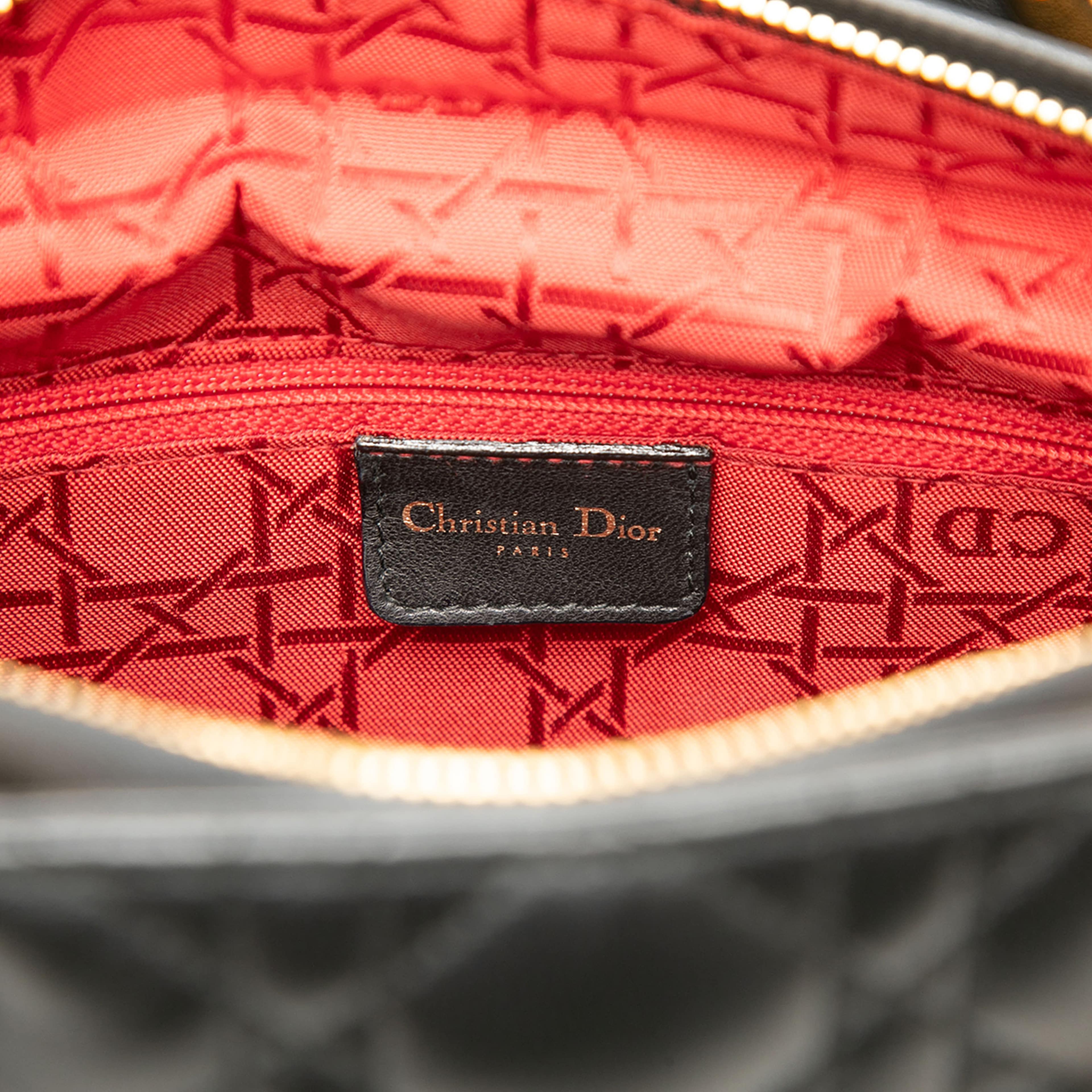 Dior Large Lambskin Cannage Lady Dior, från Luxclusif, i färgen black. Klicka för att öppna bilden i stort format