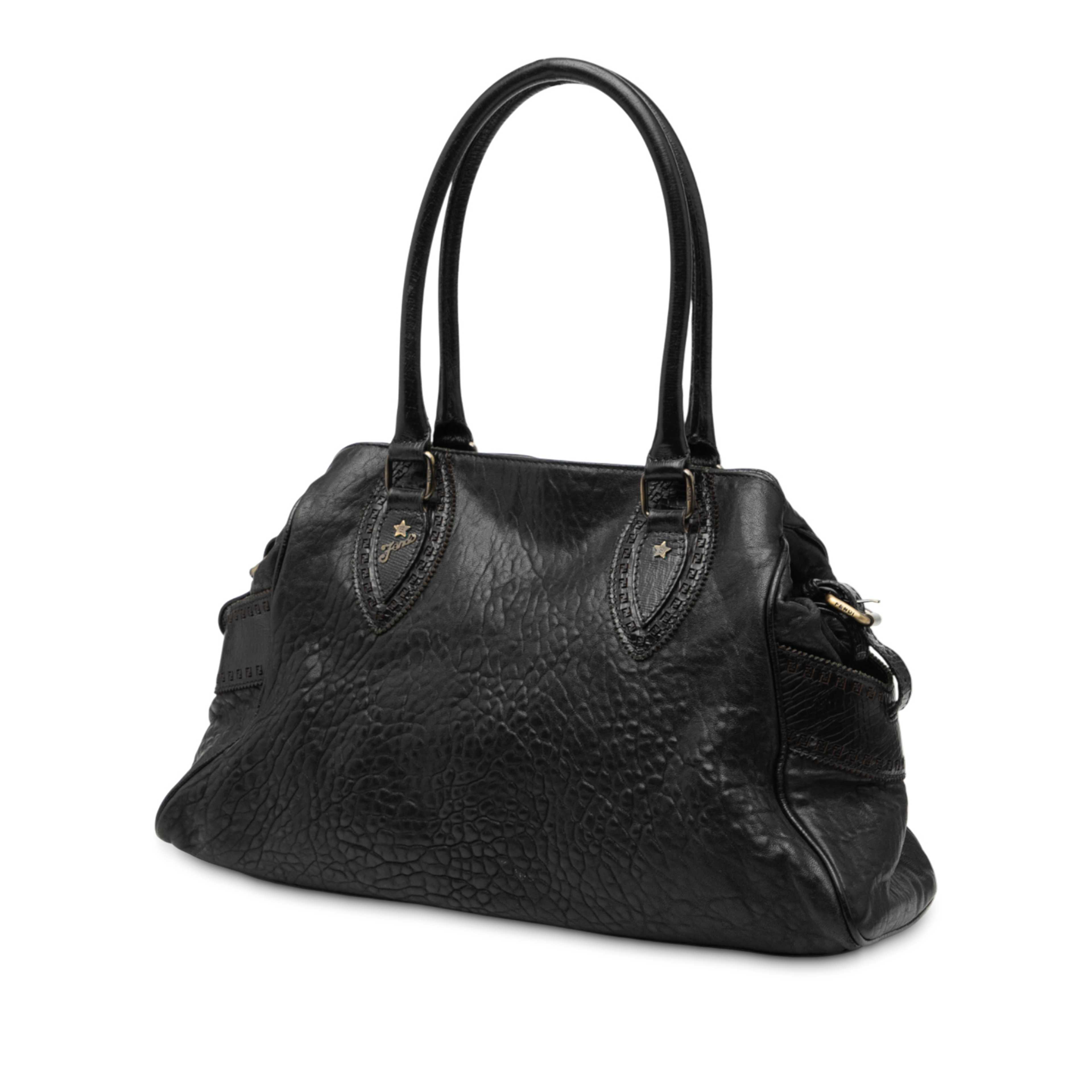Fendi Leather Etniko Du Jour Handbag, från Luxclusif, i färgen svart. Klicka för att öppna bilden i stort format