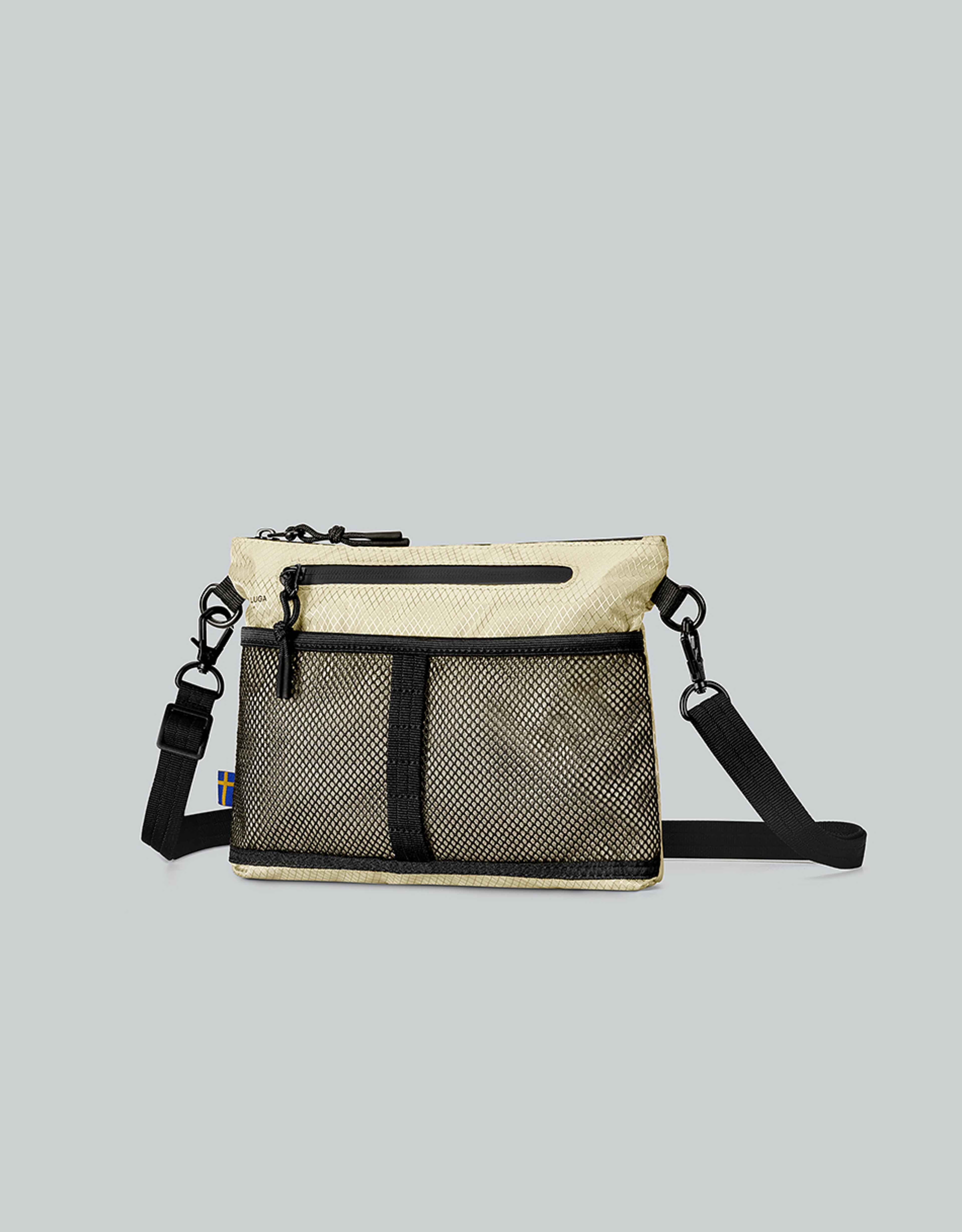 Lightweight Crossbody, från Gaston Luga, i färgen lemonade. Klicka för att öppna bilden i stort format
