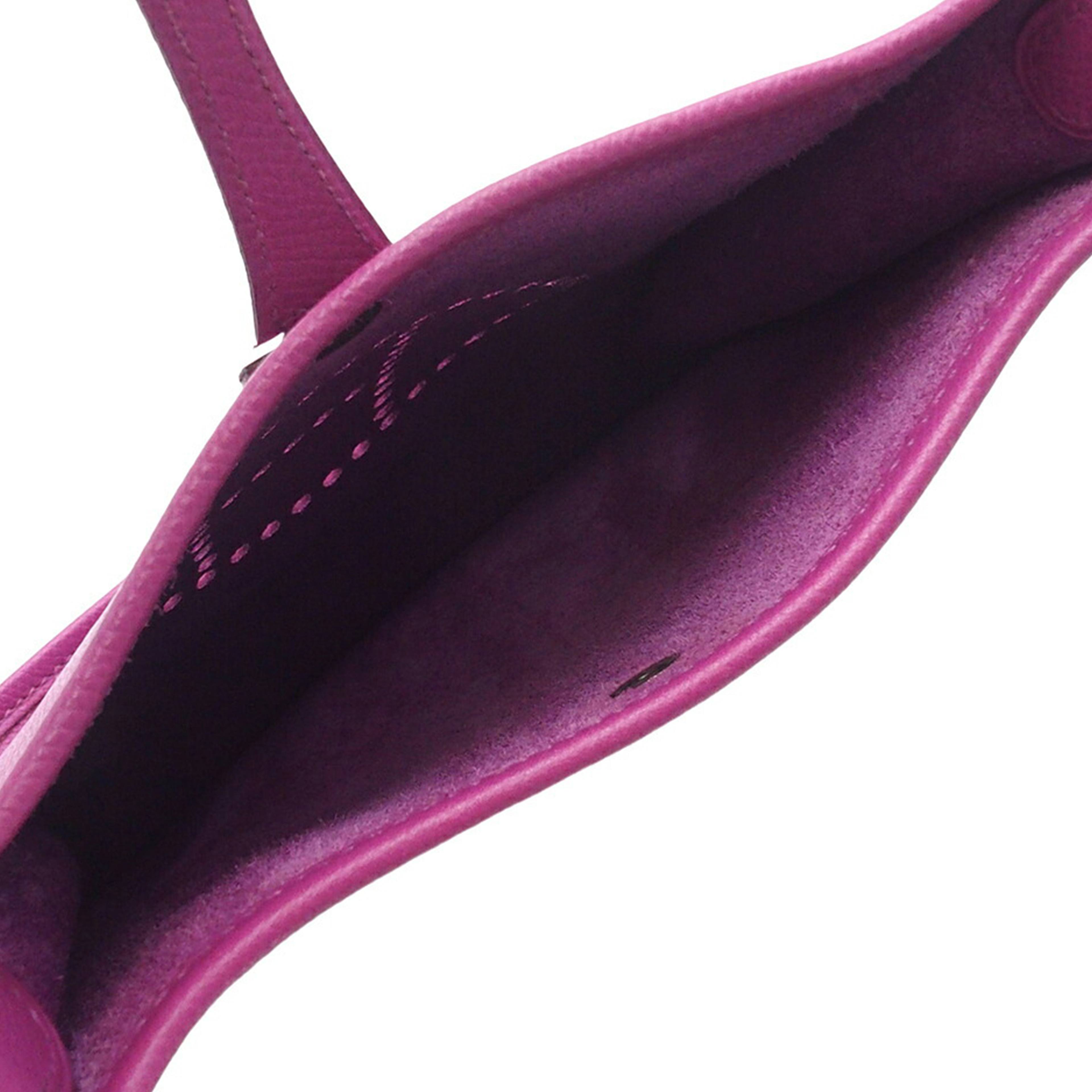 Hermès Epsom Evelyne Tpm, från Luxclusif, i färgen magenta. Klicka för att öppna bilden i stort format
