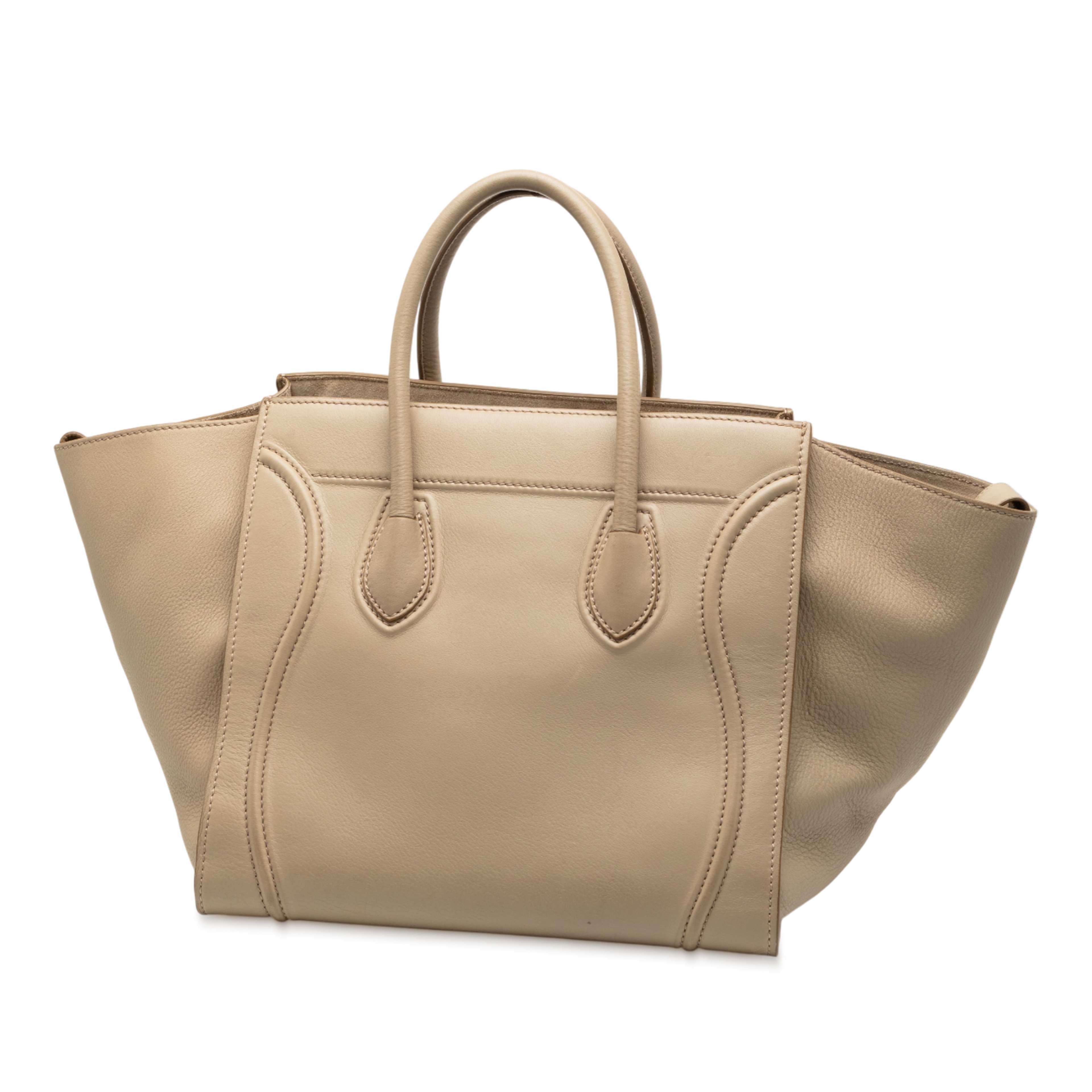 Celine Medium Leather Luggage Phantom Tote, från Luxclusif, i färgen beige. Klicka för att öppna bilden i stort format