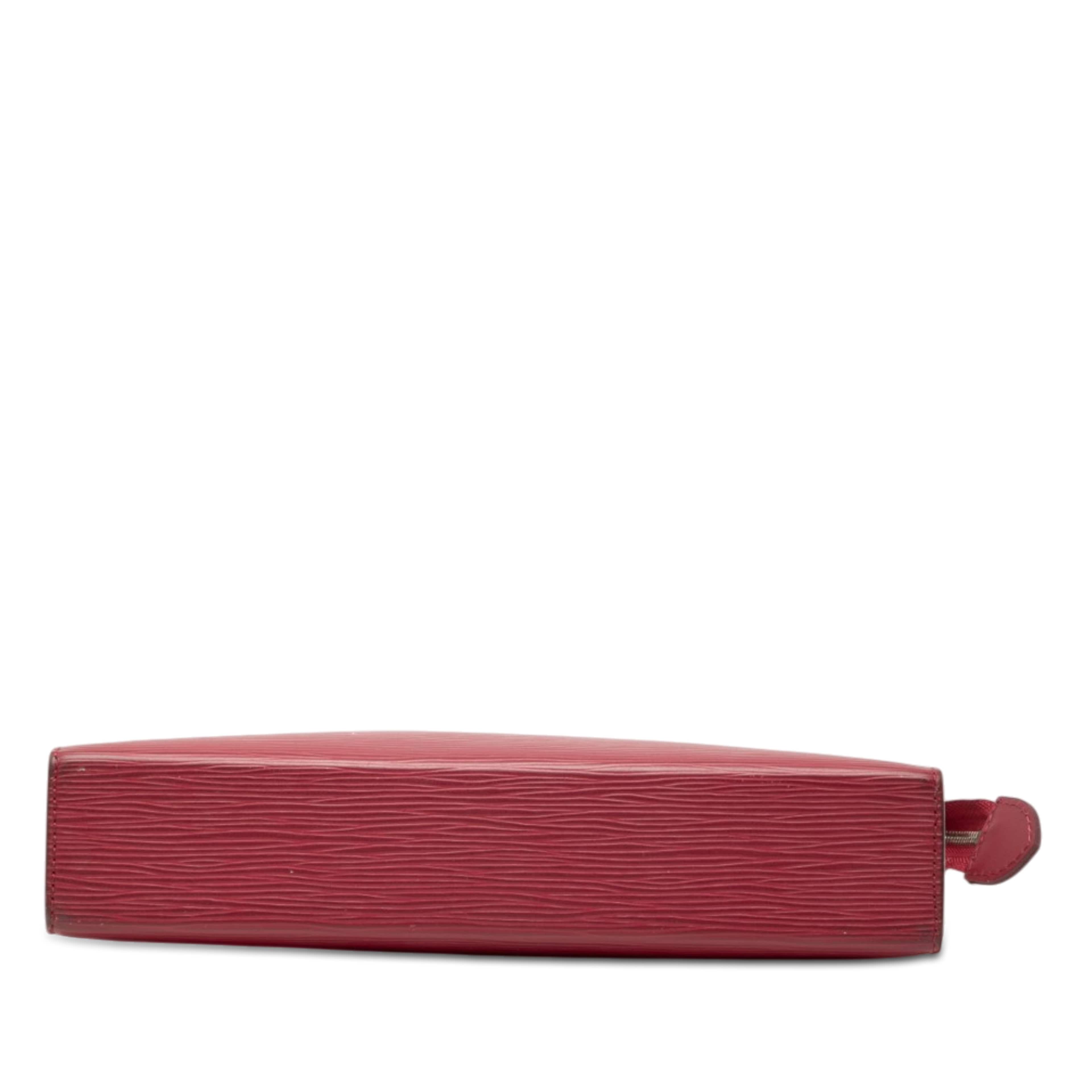 Louis Vuitton Epi Toiletry Pouch 26, från Luxclusif, i färgen röd. Klicka för att öppna bilden i stort format