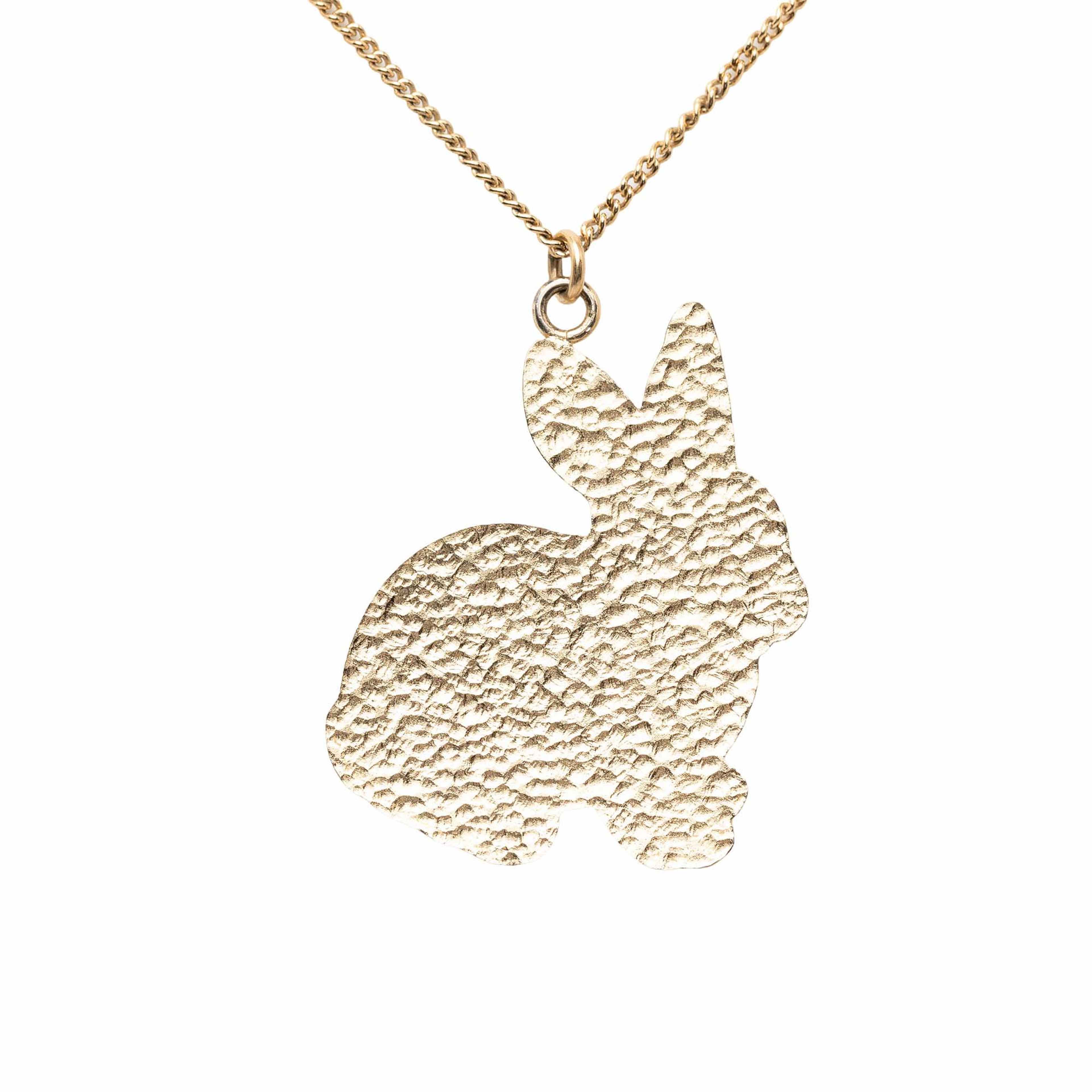 Chanel Cc Gold Plated Resin Rabbit Pendant Necklace, från Luxclusif, i färgen guld. Klicka för att öppna bilden i stort format