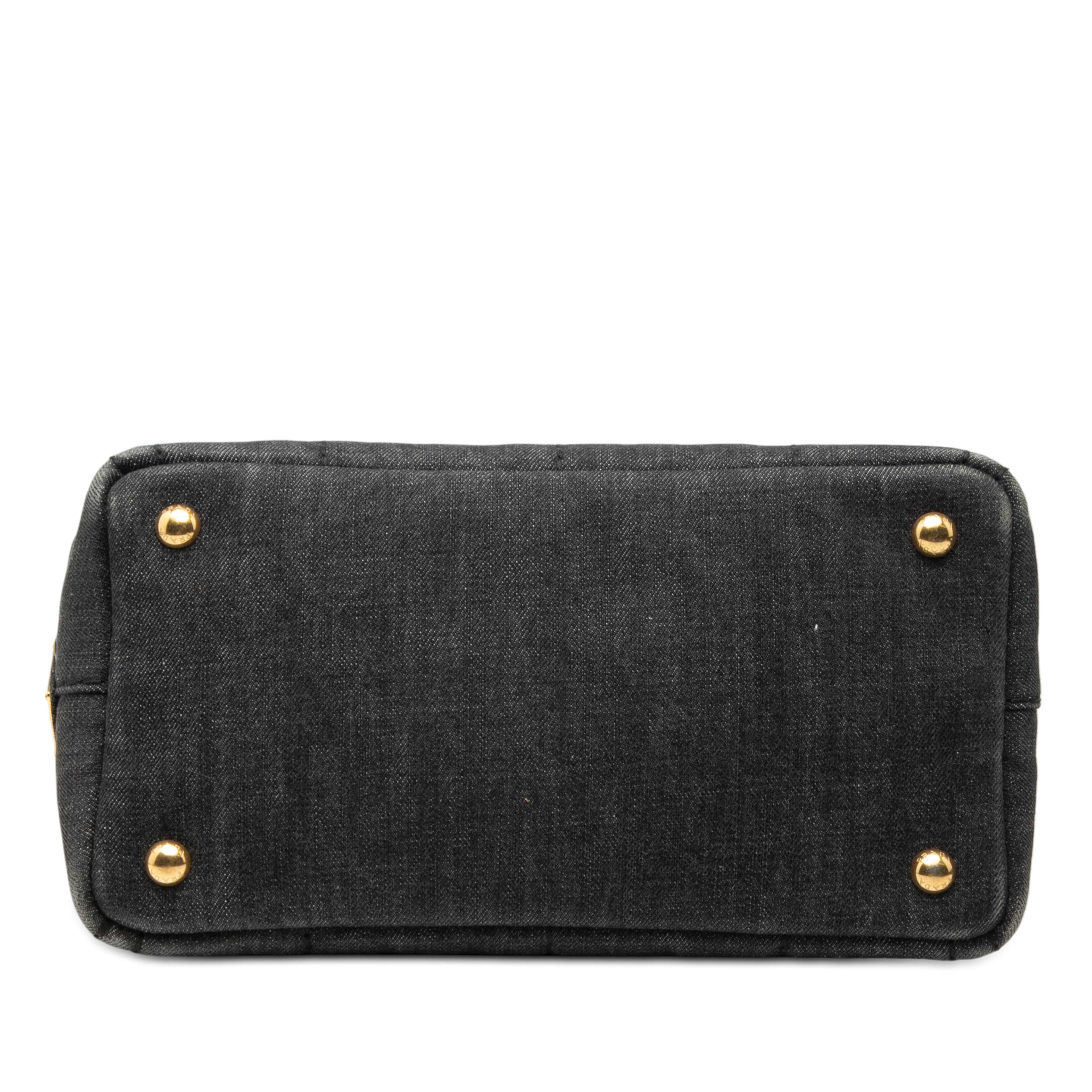 Prada Small Denim Canapa Logo Satchel, från Luxclusif, i färgen dark gray. Klicka för att öppna bilden i stort format