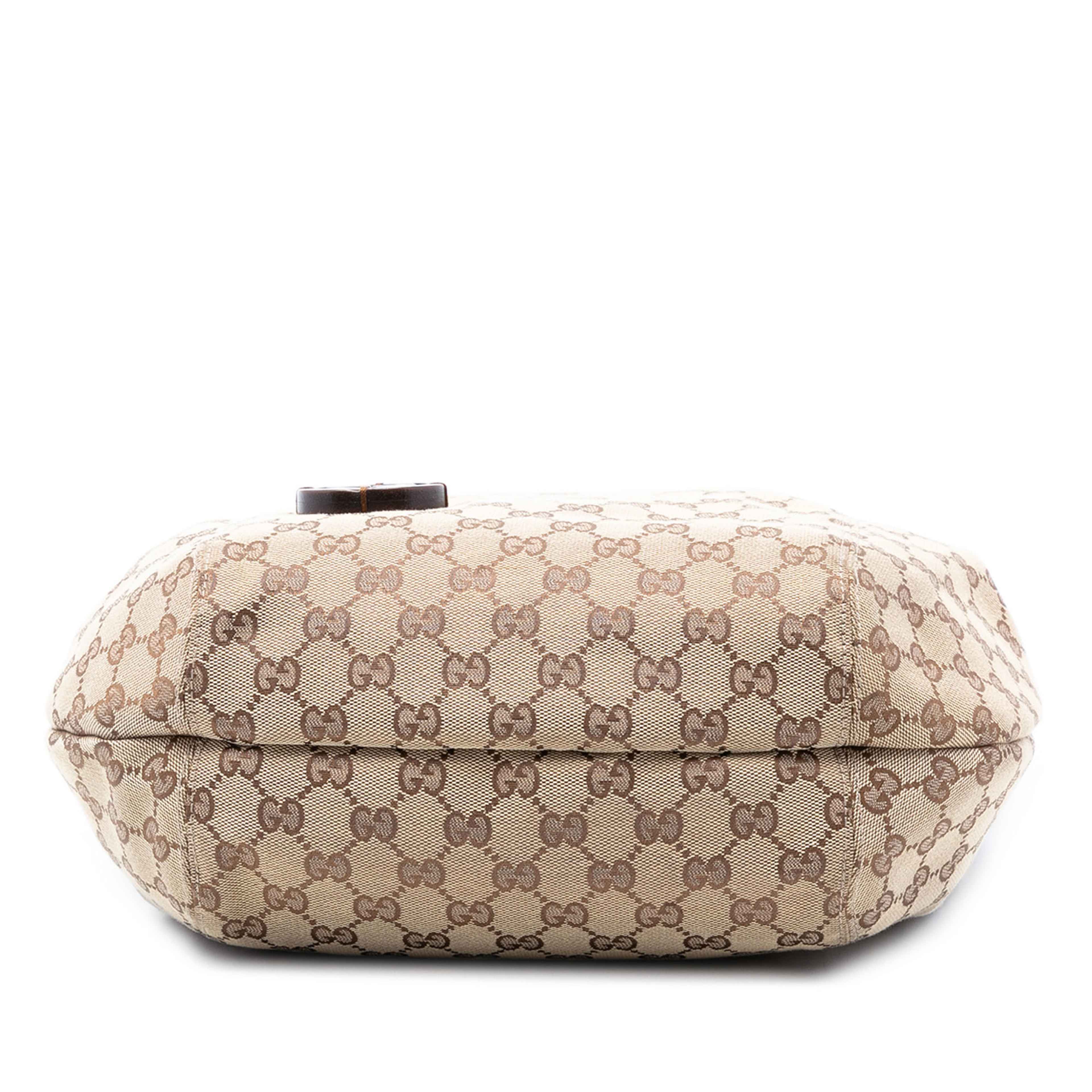 Gucci Medium Gg Canvas Brick Lane Convertible Hobo, från Luxclusif, i färgen beige. Klicka för att öppna bilden i stort format