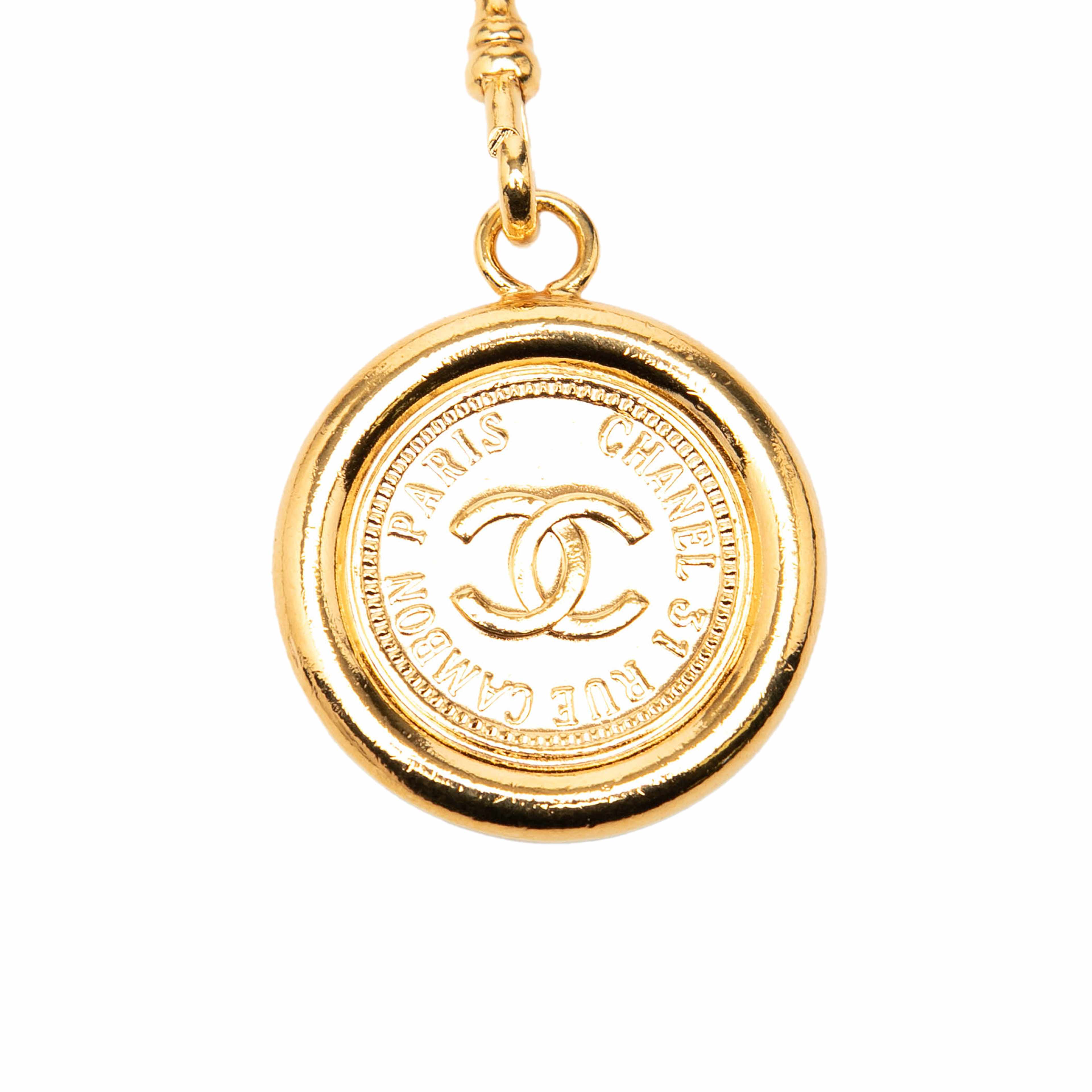 Chanel Gold Plated Leather Woven Medallion Chain Belt, från Luxclusif, i färgen gold. Klicka för att öppna bilden i stort format