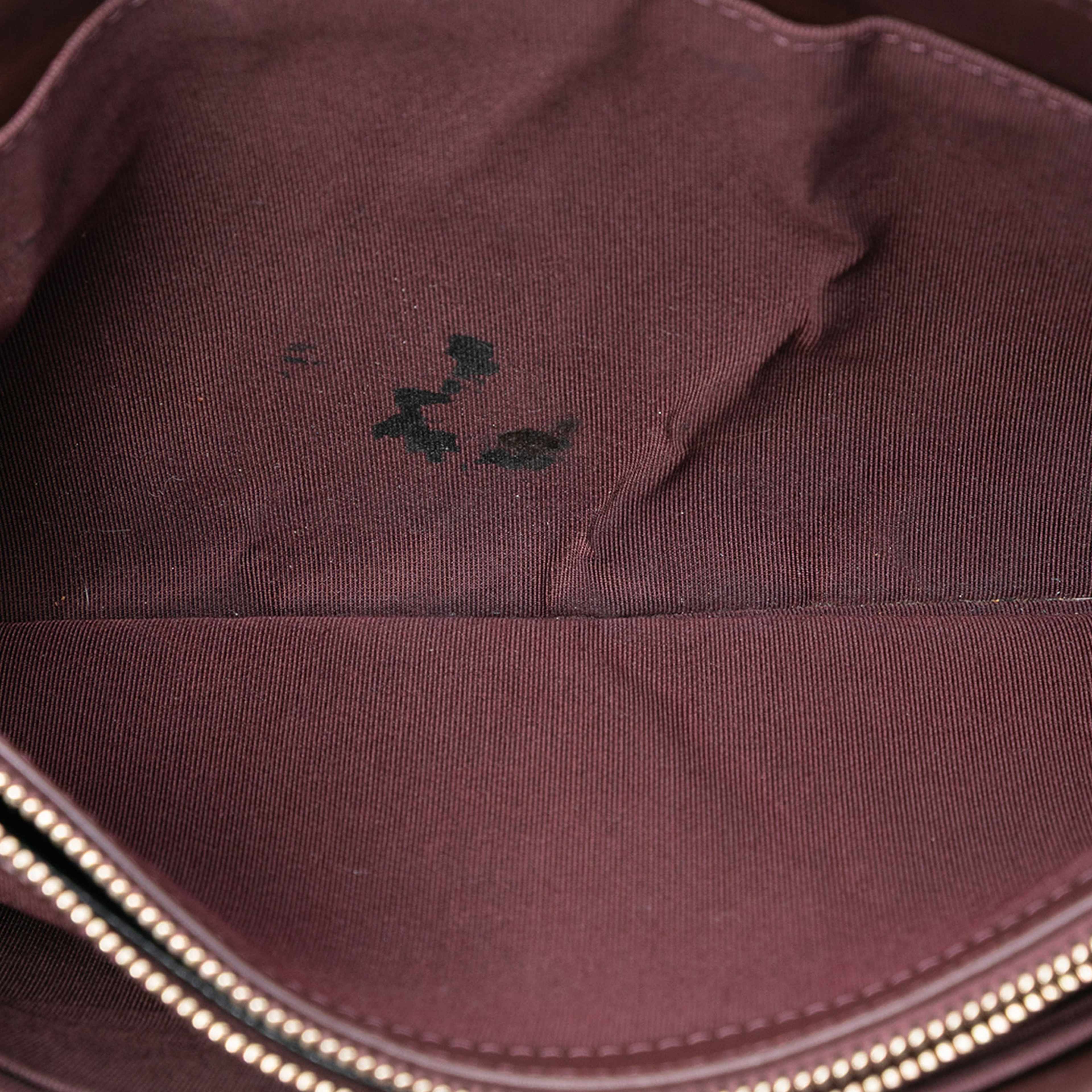 Chanel Cc Quilted Caviar Zip Pouch, från Luxclusif, i färgen black. Klicka för att öppna bilden i stort format