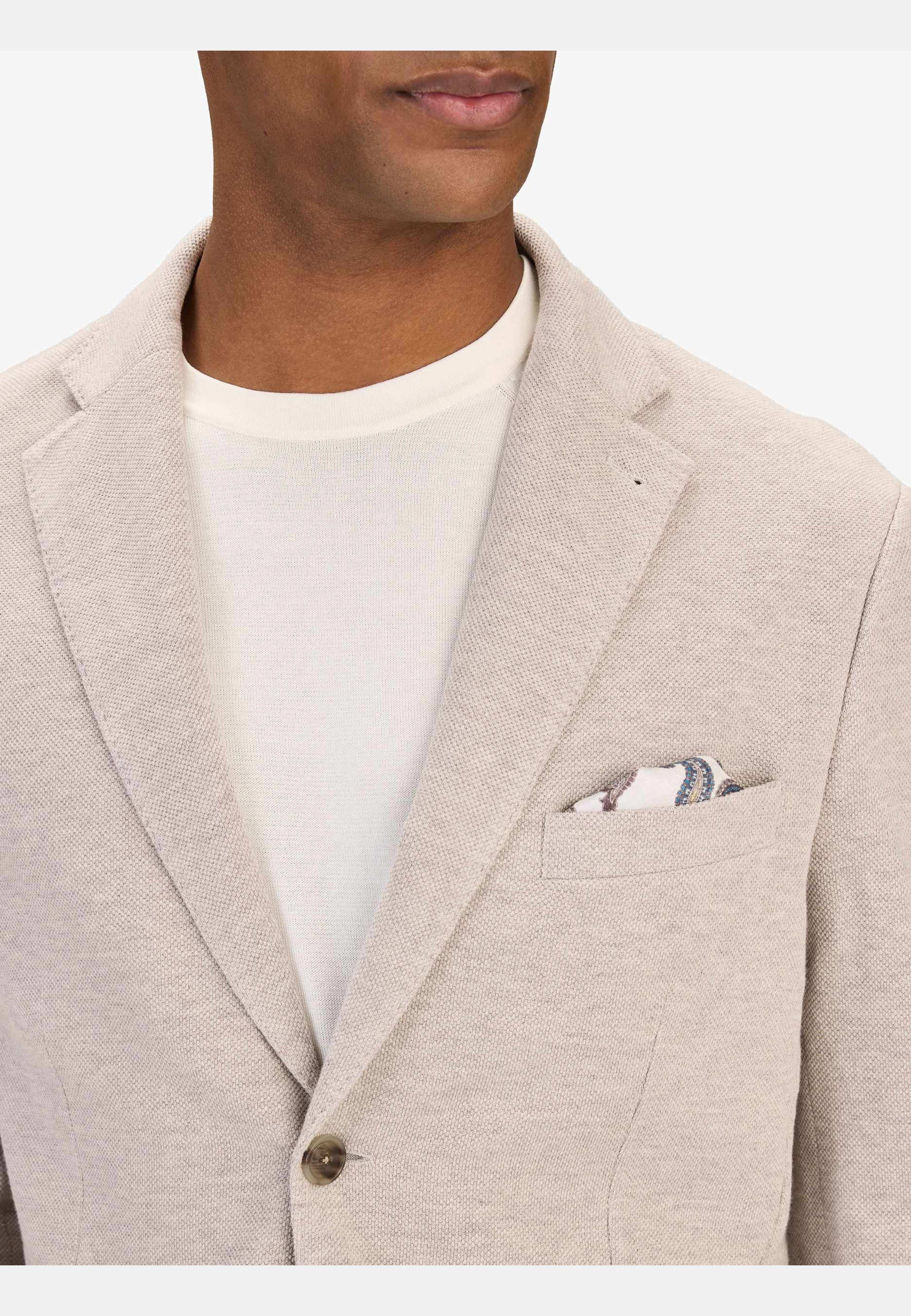 Knitted Blazer, från John Henric, i färgen beige. Klicka för att öppna bilden i stort format