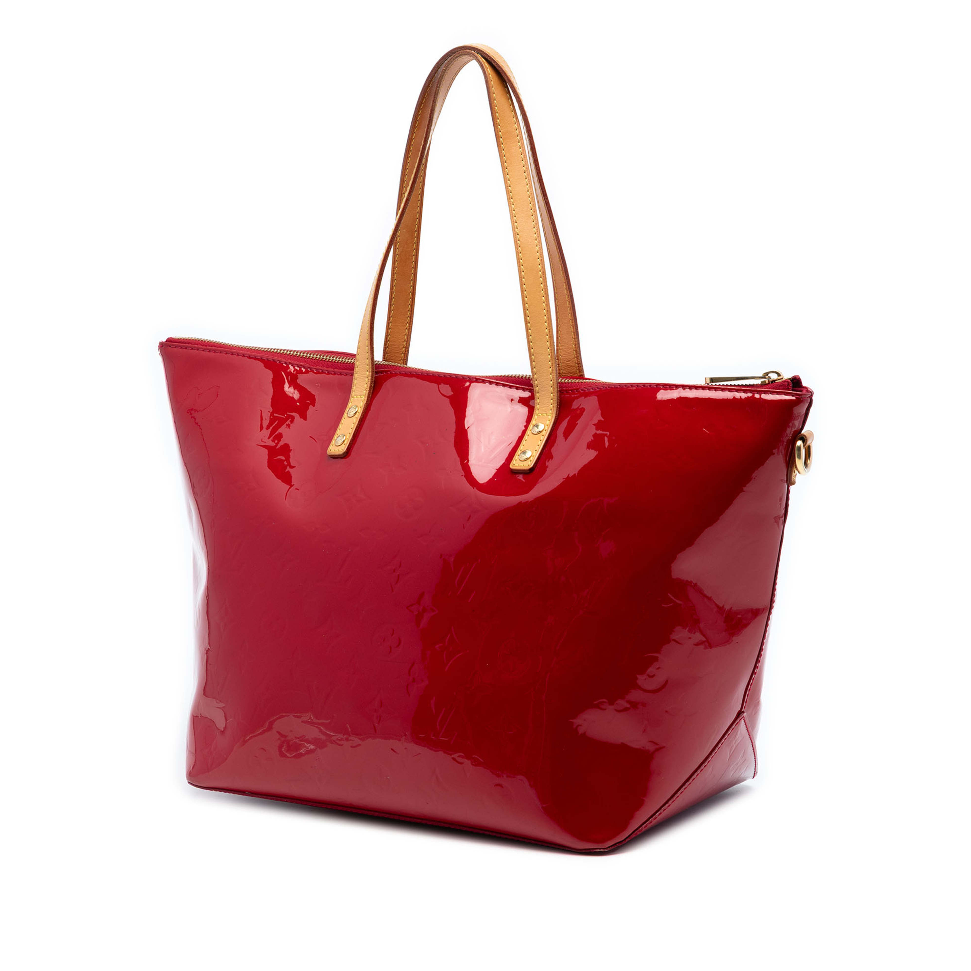 Louis Vuitton Monogram Vernis Bellevue Gm, från Luxclusif, i färgen red. Klicka för att öppna bilden i stort format