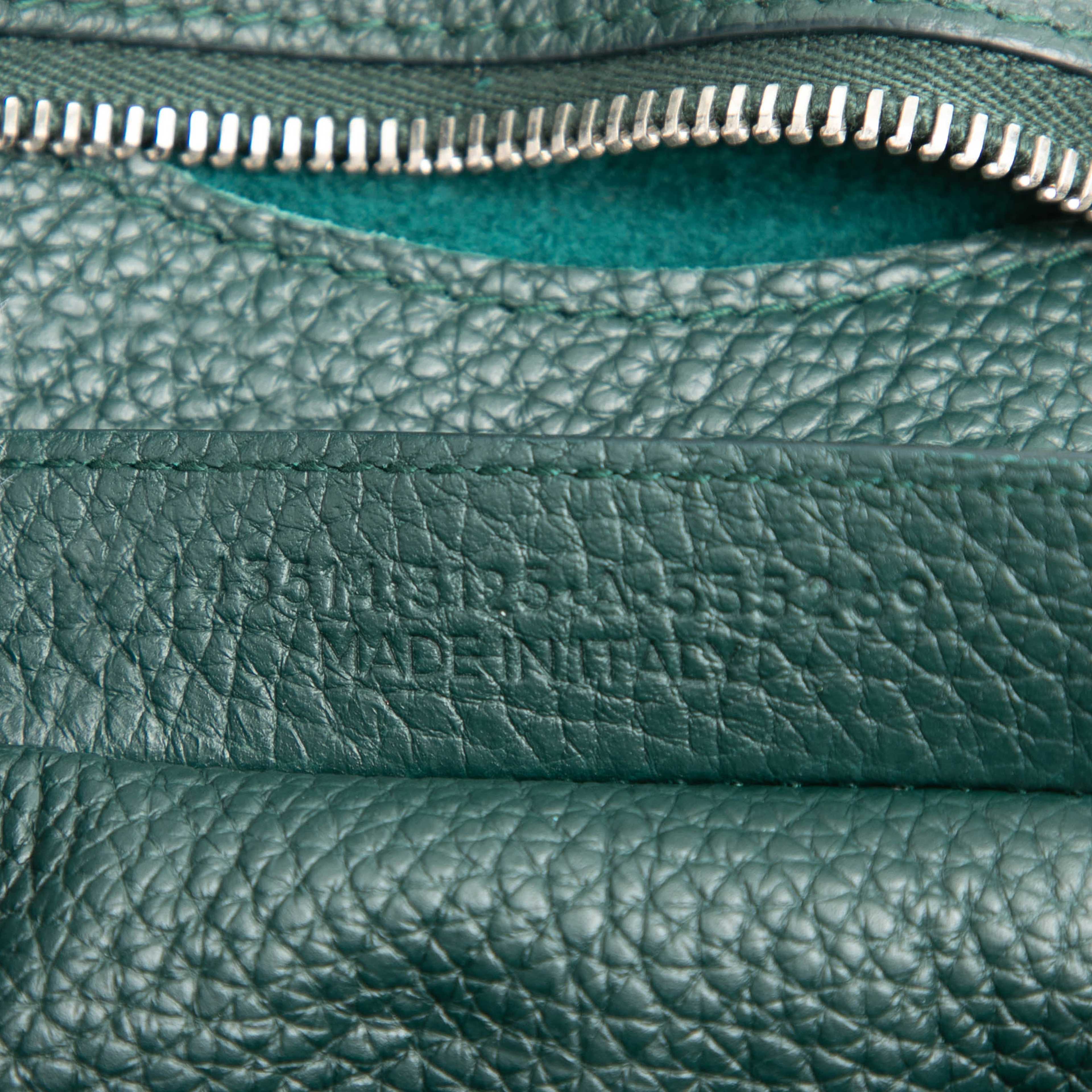 Balenciaga Calfskin Motocross Blackout City Satchel, från Luxclusif, i färgen grön. Klicka för att öppna bilden i stort format