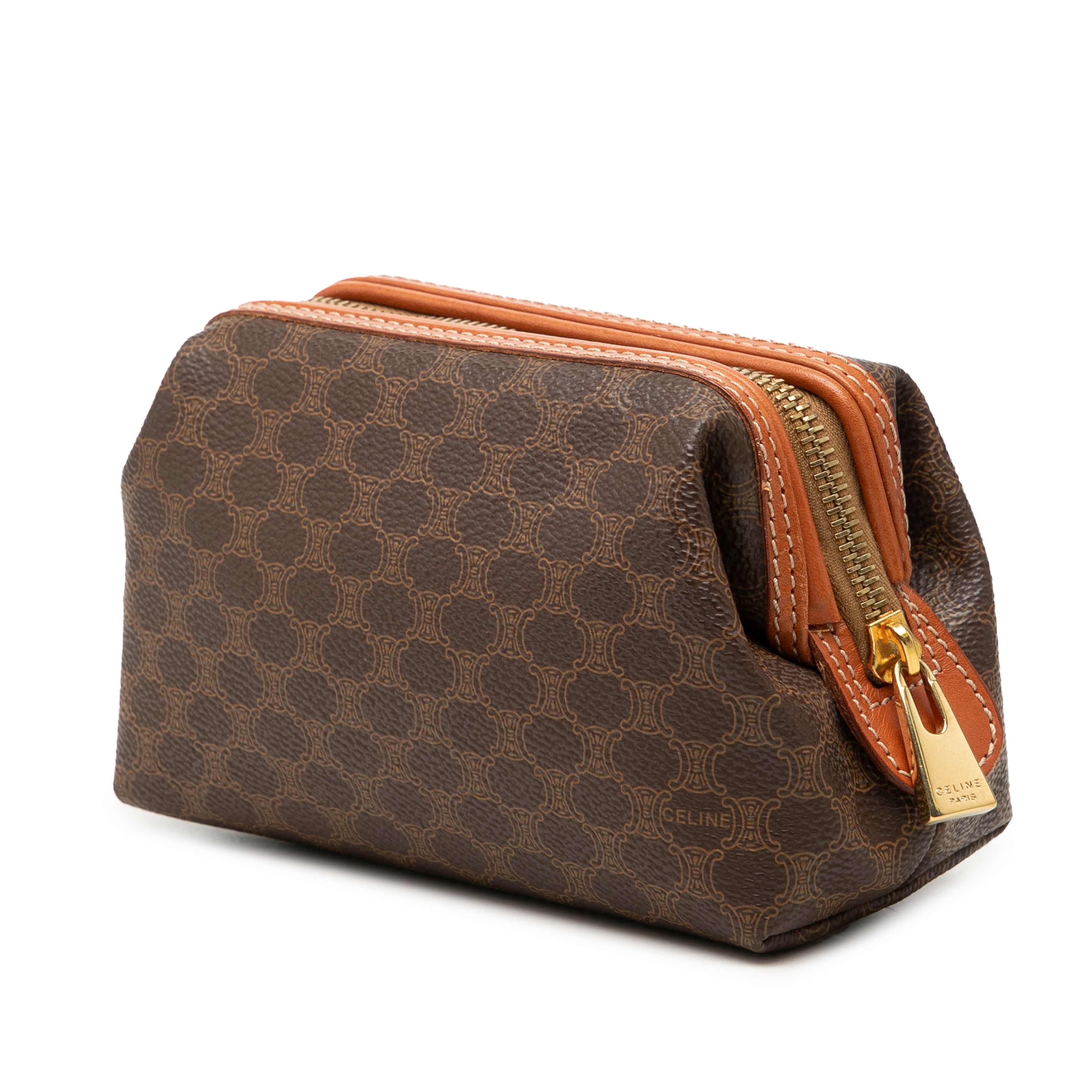 Celine Macadam Coated Canvas Pouch, från Luxclusif, i färgen brun. Klicka för att öppna bilden i stort format