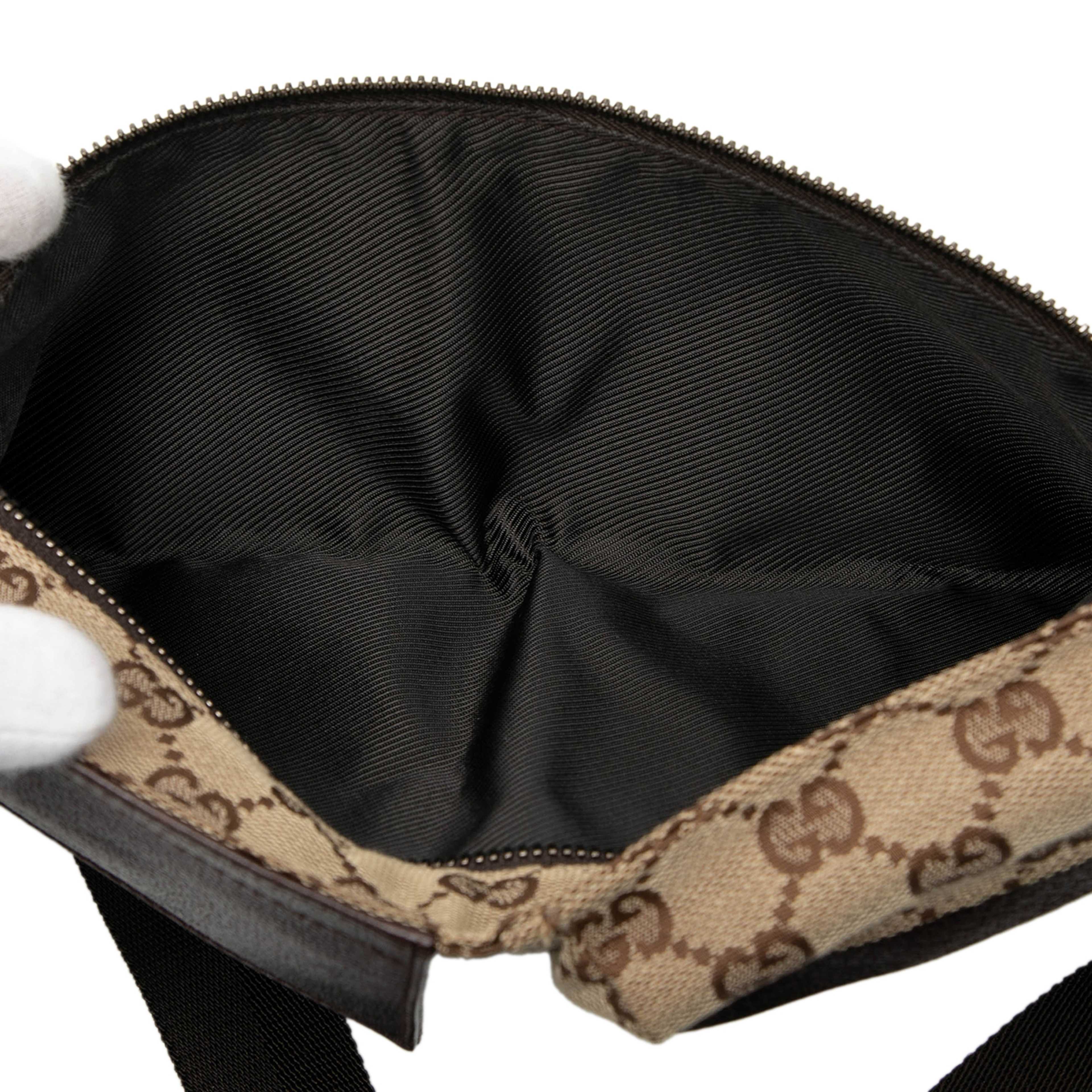 Gucci Gg Canvas Double Pocket Belt Bag, från Luxclusif, i färgen beige. Klicka för att öppna bilden i stort format