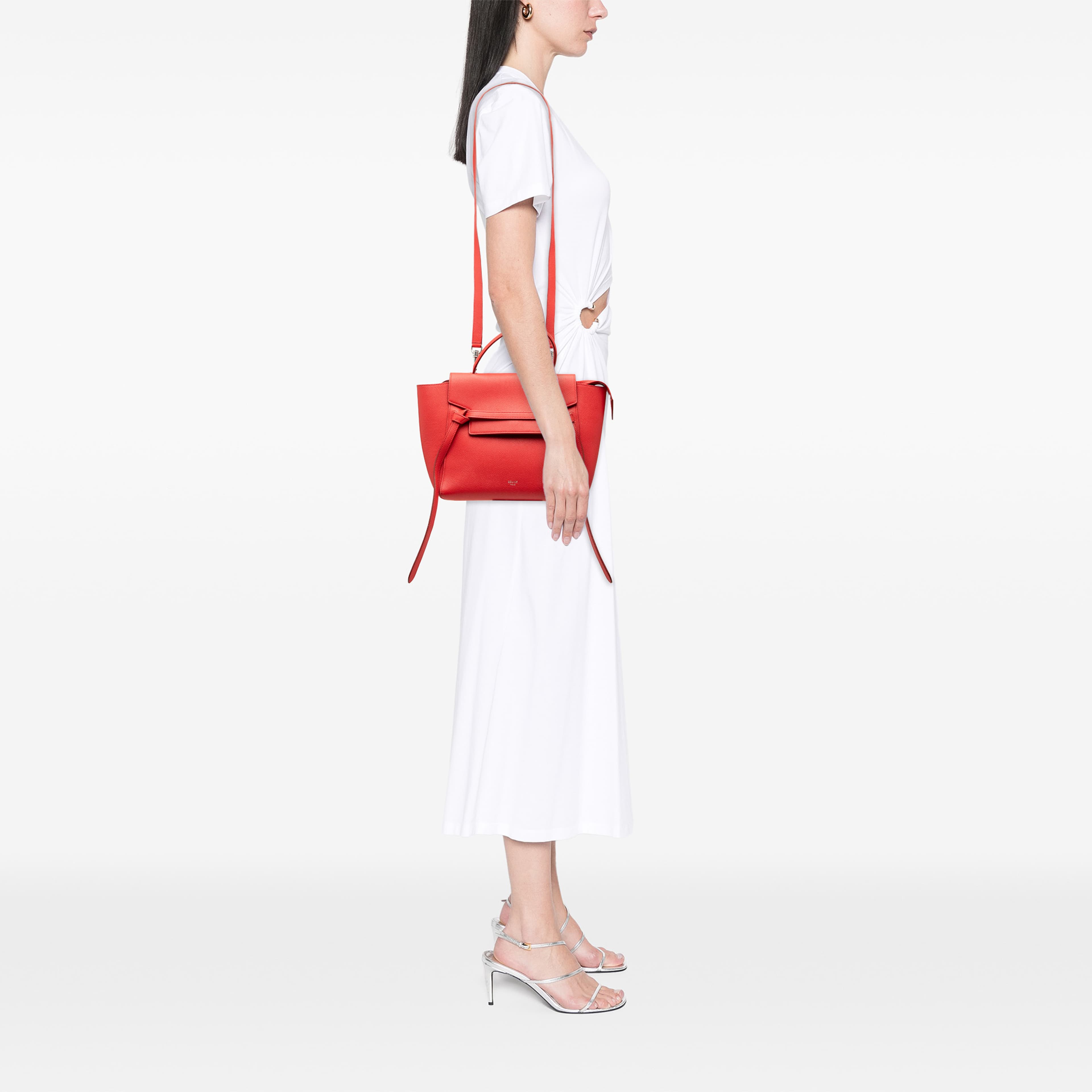 Celine Micro Grained Calfskin Belt Bag, från Luxclusif, i färgen röd. Klicka för att öppna bilden i stort format
