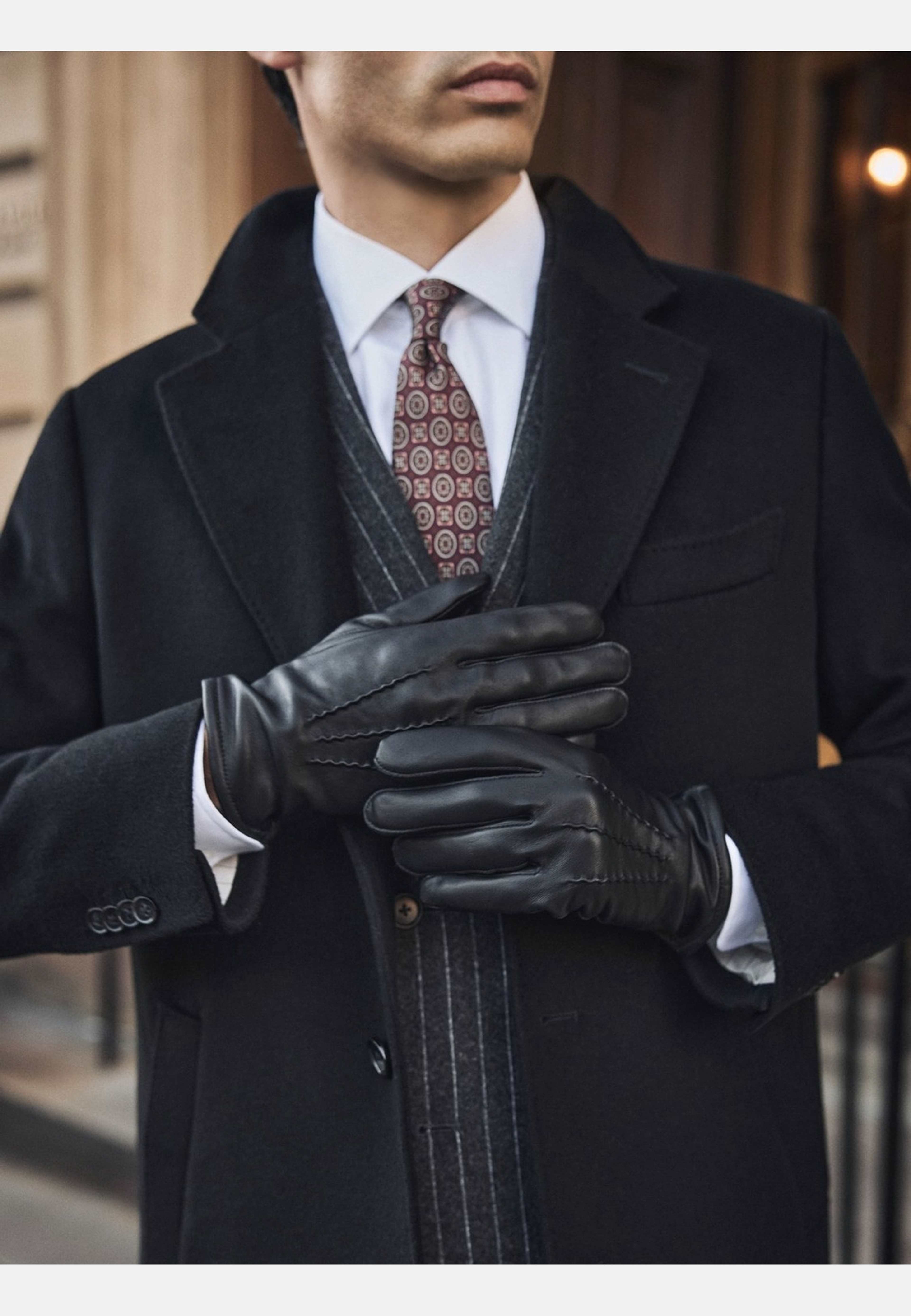 Leather Gloves W/ Touch Function (furano), från John Henric, i färgen black. Klicka för att öppna bilden i stort format