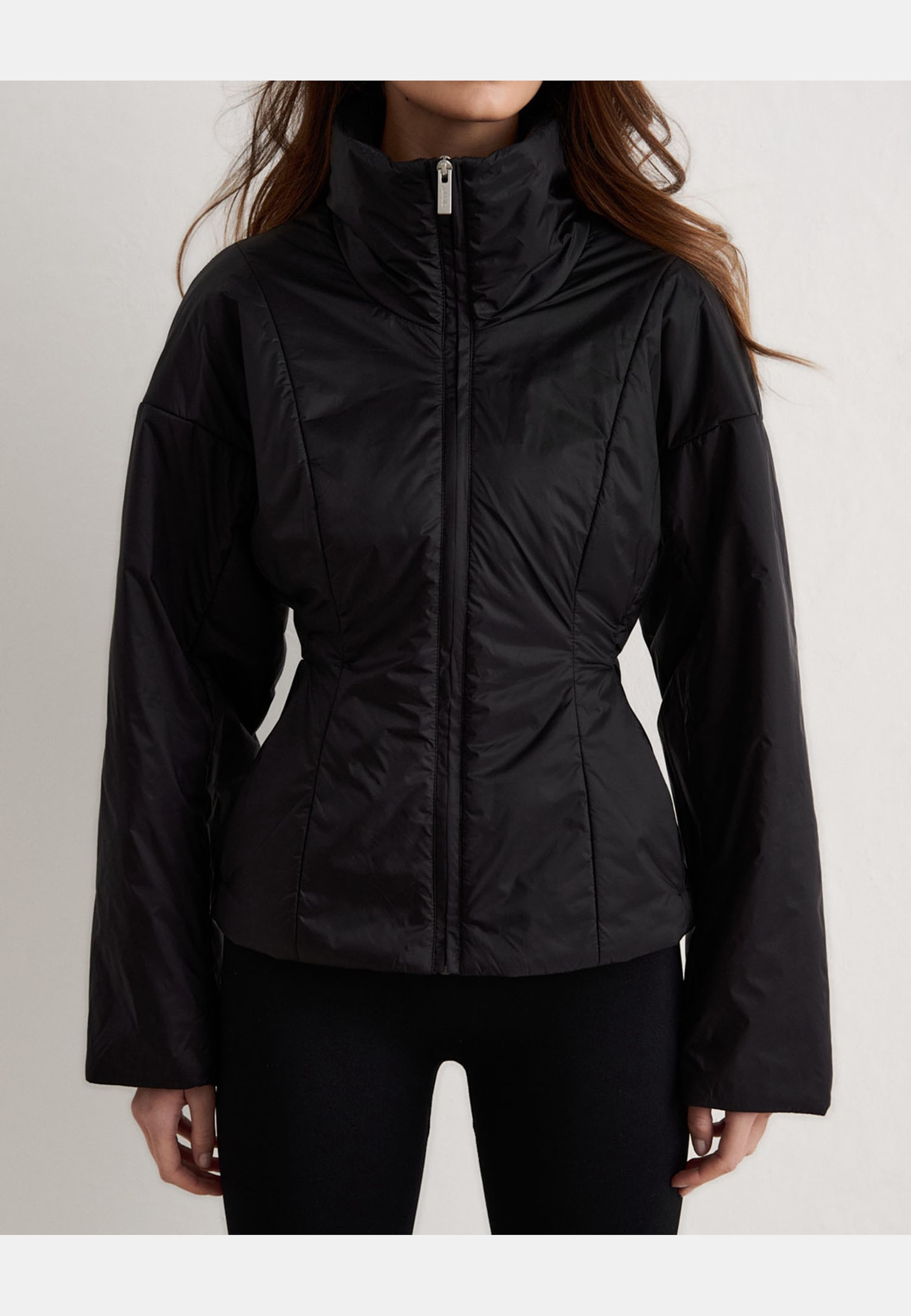 Padded Jacket, från aim'n, i färgen black. Klicka för att öppna bilden i stort format