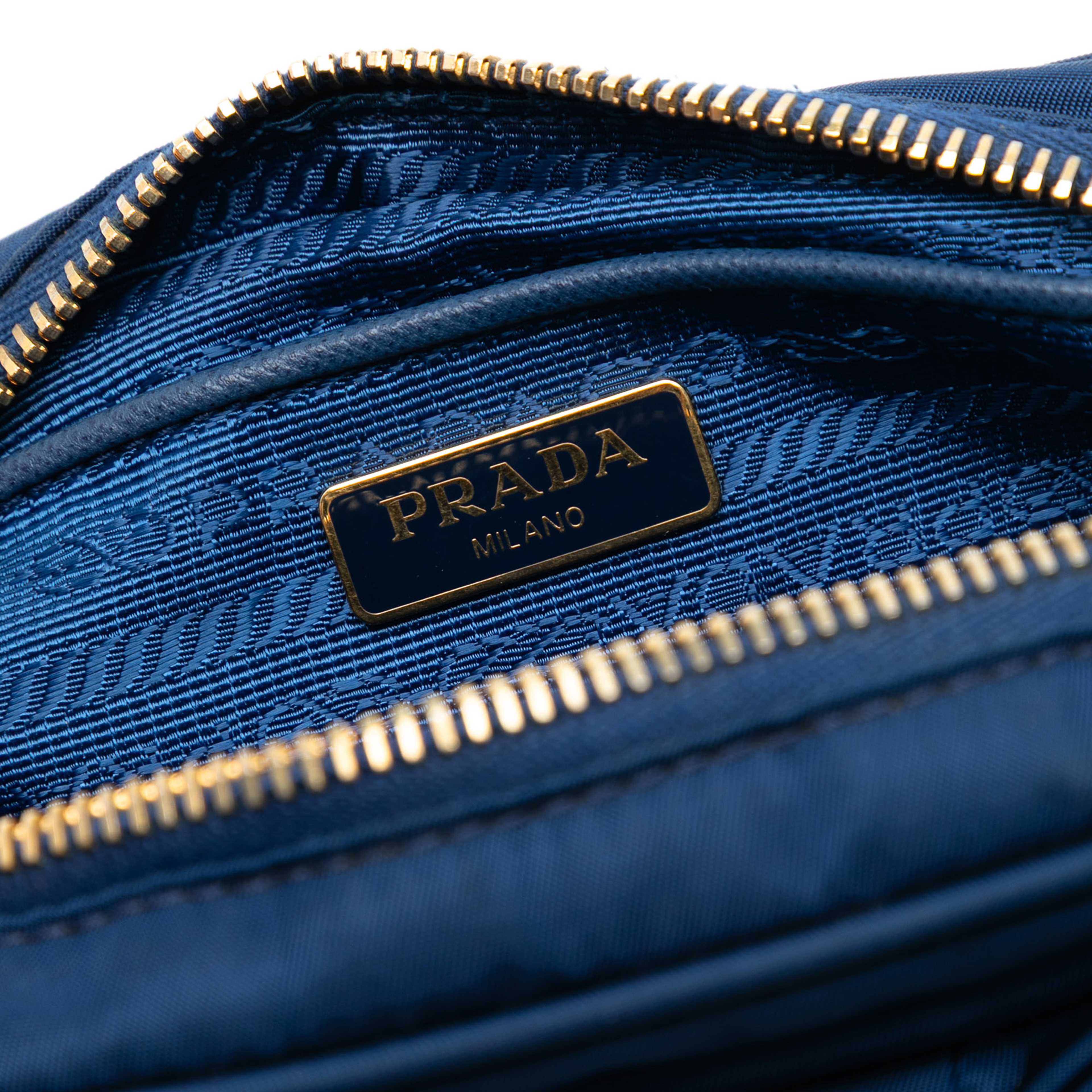 Prada Tessuto Fiocco Camera Bag, från Luxclusif, i färgen blue. Klicka för att öppna bilden i stort format