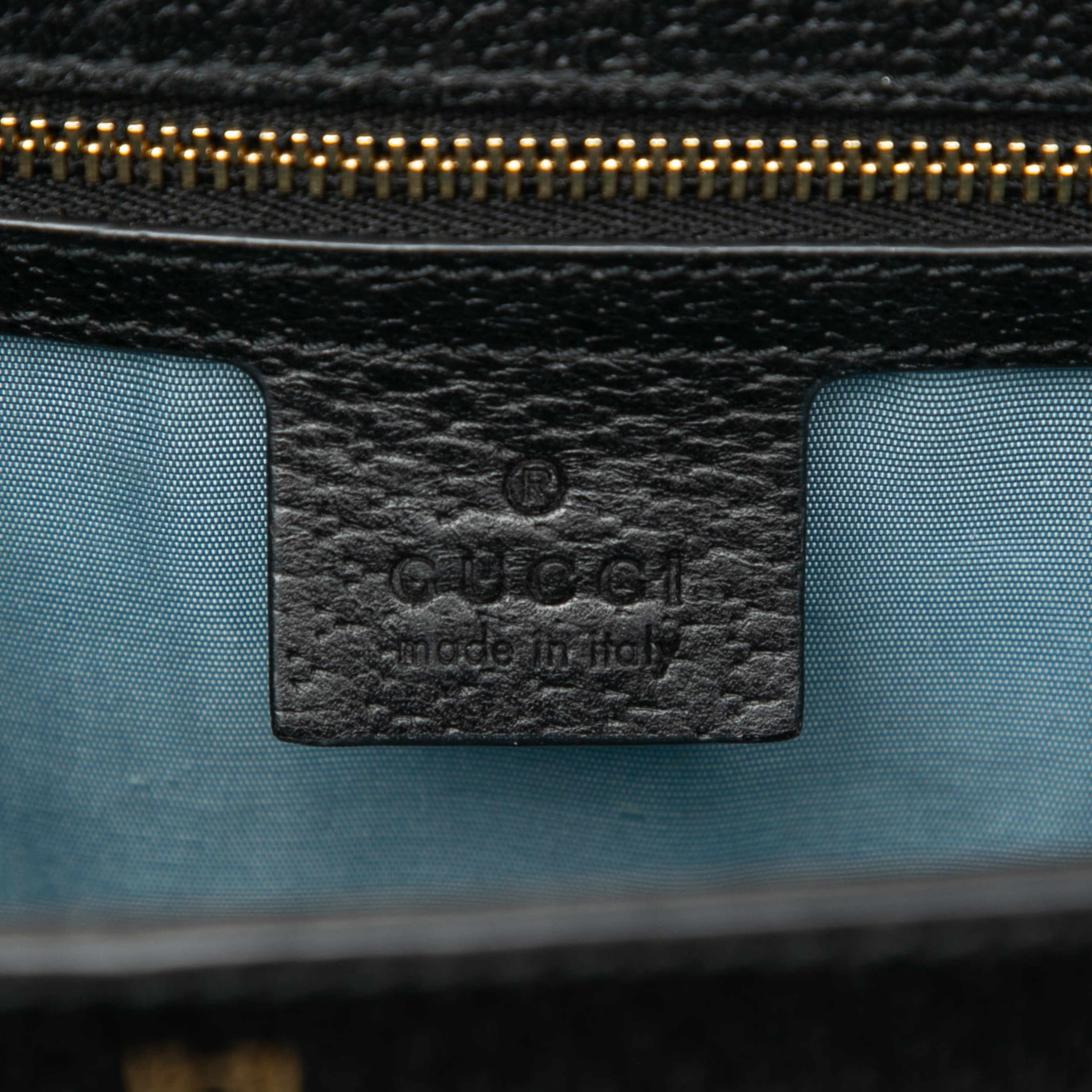 Gucci Small Leather Bee Star Sylvie Satchel, från Luxclusif, i färgen black. Klicka för att öppna bilden i stort format