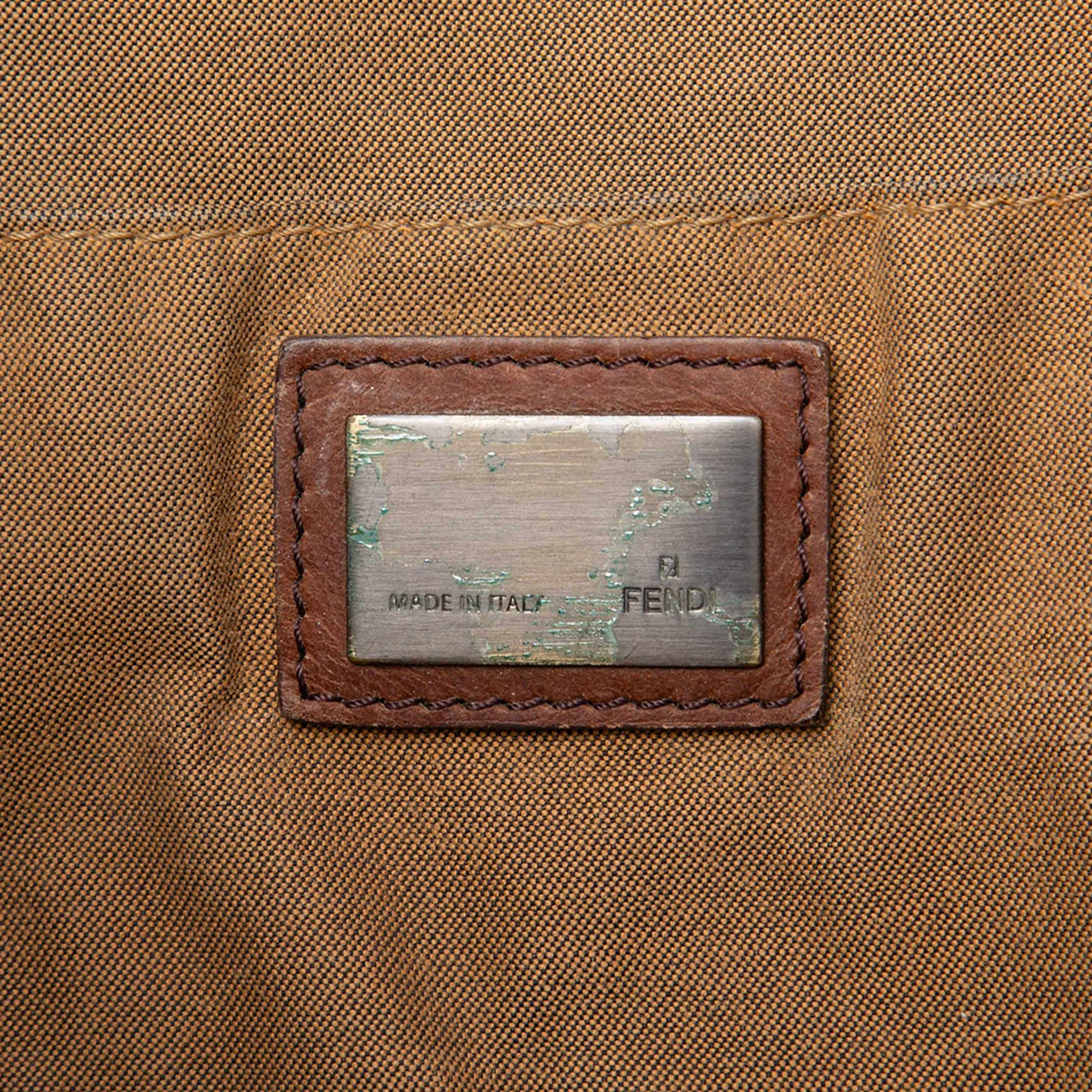 Fendi Zucca Canvas Ff Satchel, från Luxclusif, i färgen brown. Klicka för att öppna bilden i stort format