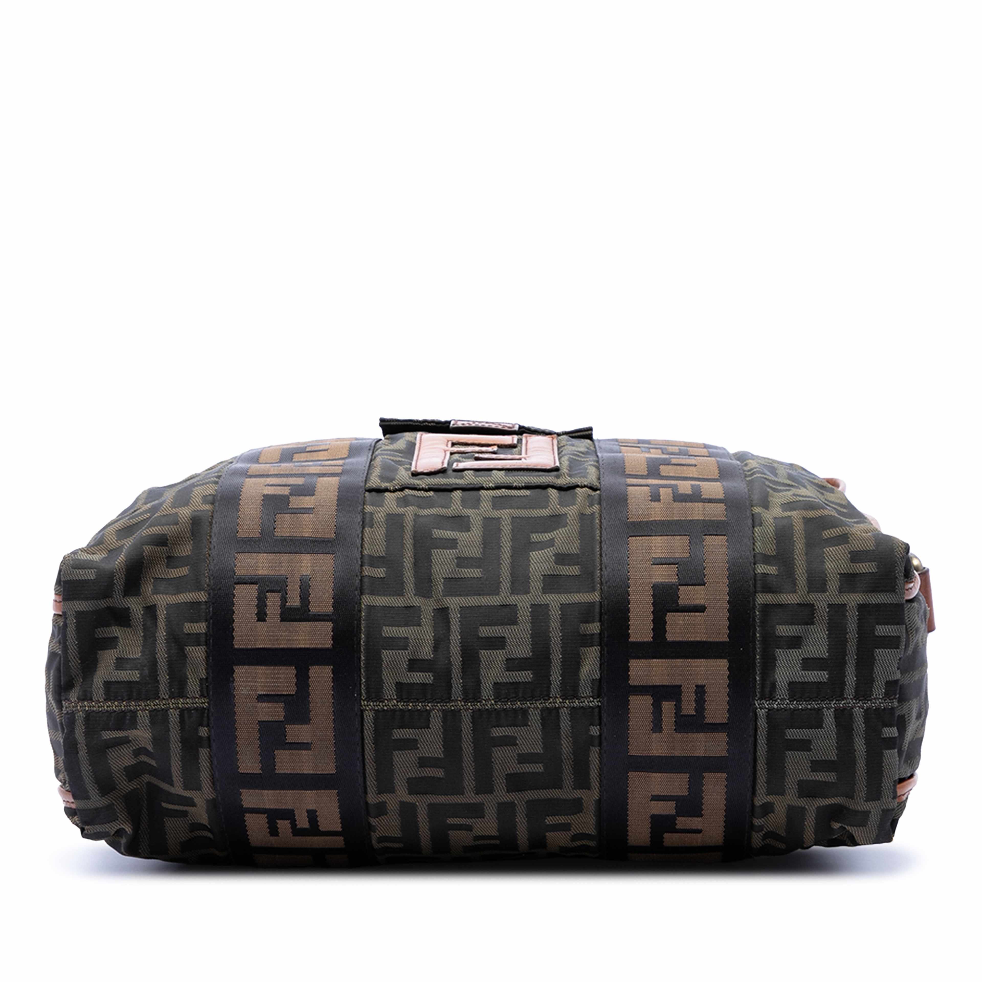 Fendi Zucca Canvas Ff Satchel, från Luxclusif, i färgen brown. Klicka för att öppna bilden i stort format