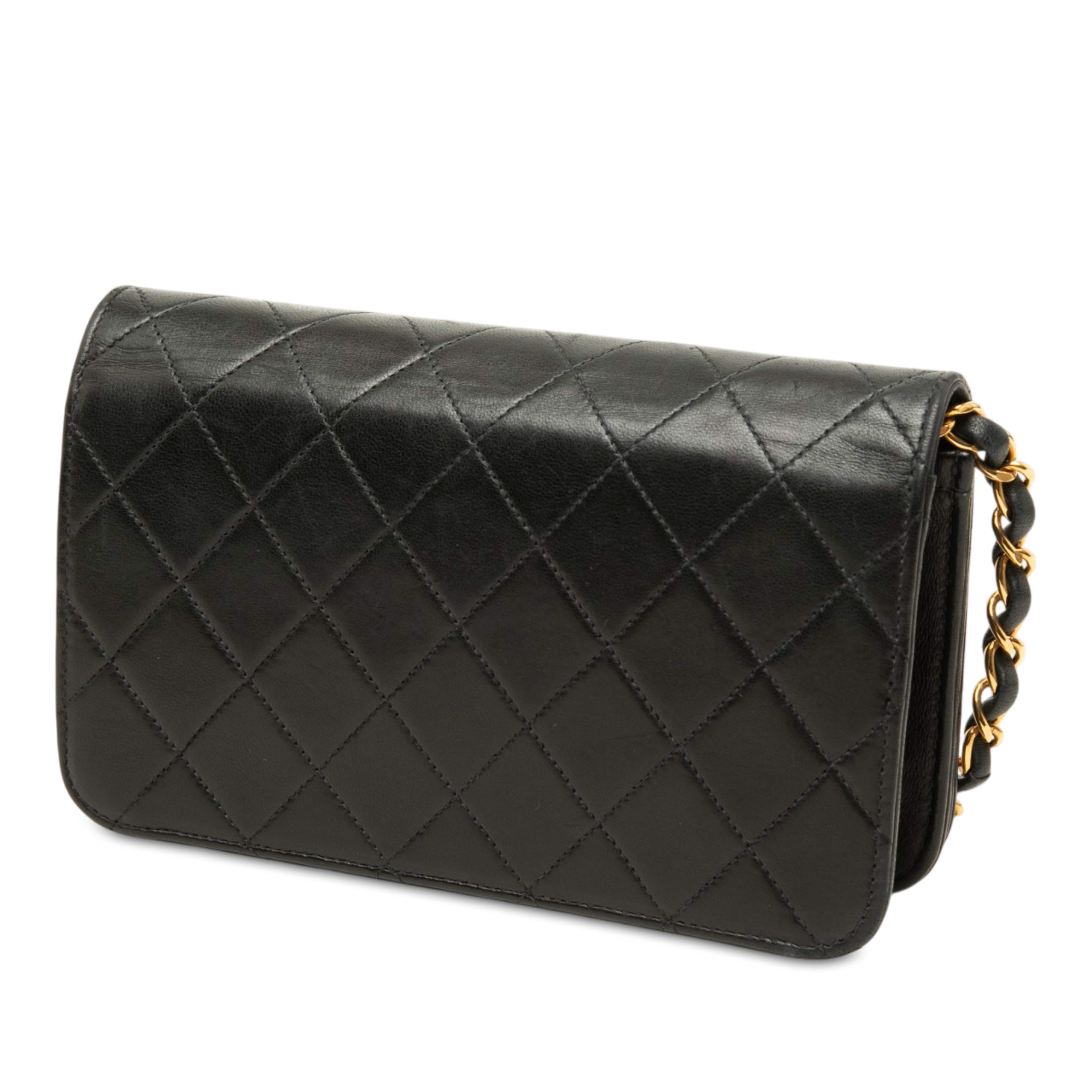 Chanel Mini Cc Quilted Lambskin Full Flap, från Luxclusif, i färgen svart. Klicka för att öppna bilden i stort format