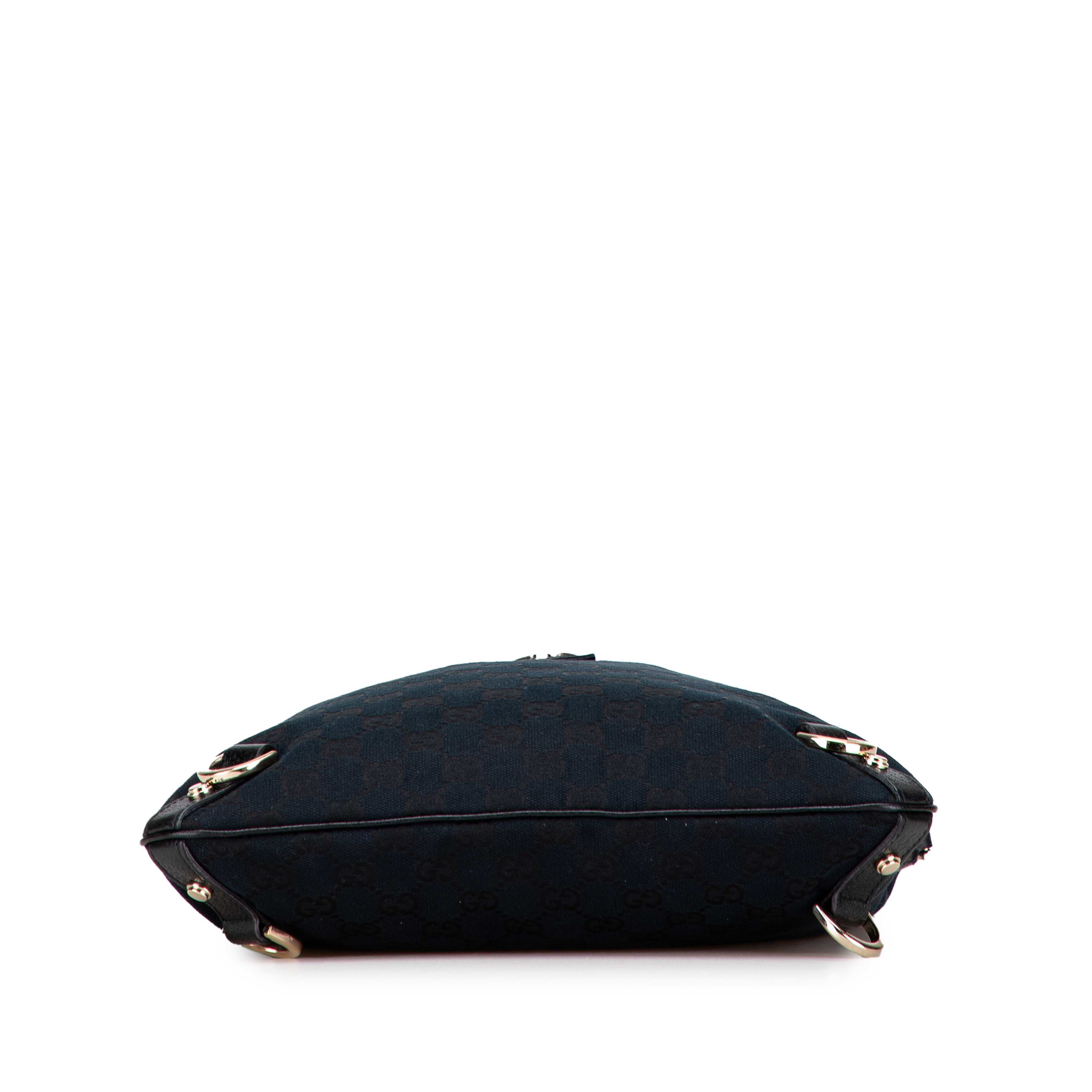 Gucci Gg Canvas Abbey D Ring Crossbody, från Luxclusif, i färgen blå. Klicka för att öppna bilden i stort format