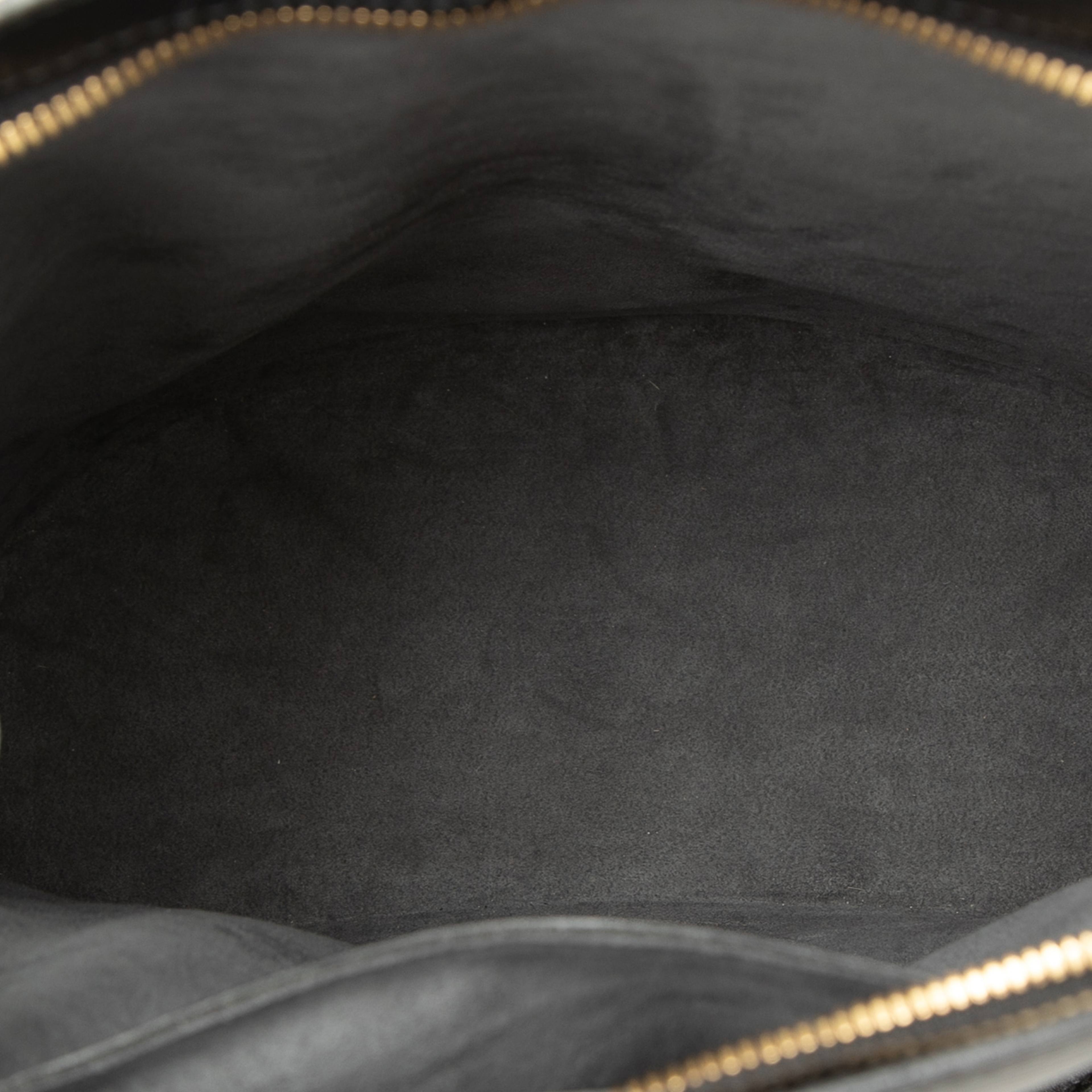 Louis Vuitton Epi Gobelins, från Luxclusif, i färgen black. Klicka för att öppna bilden i stort format