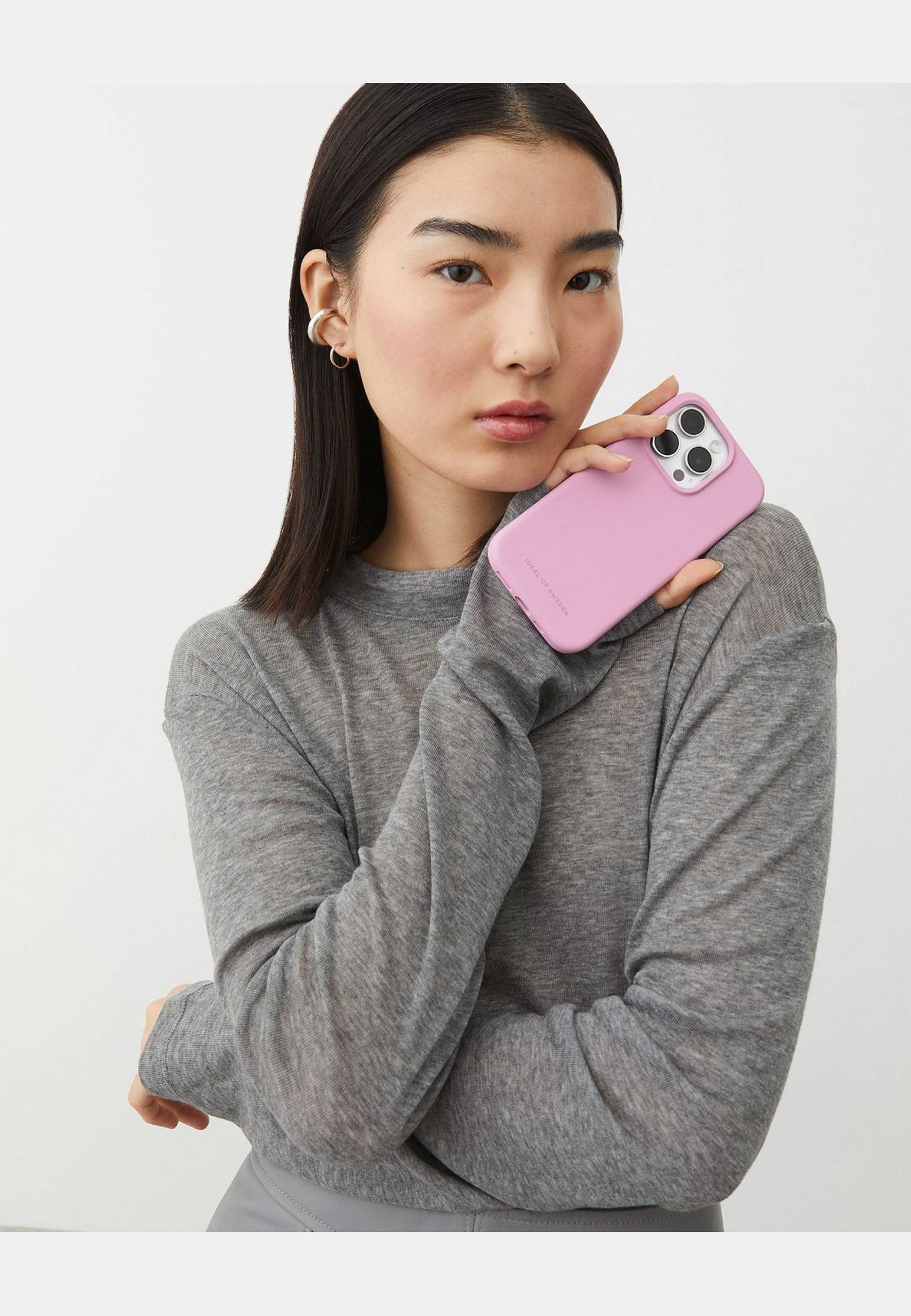 Silicone Case Magsafe Iphone 16 - Bubblegum Pink