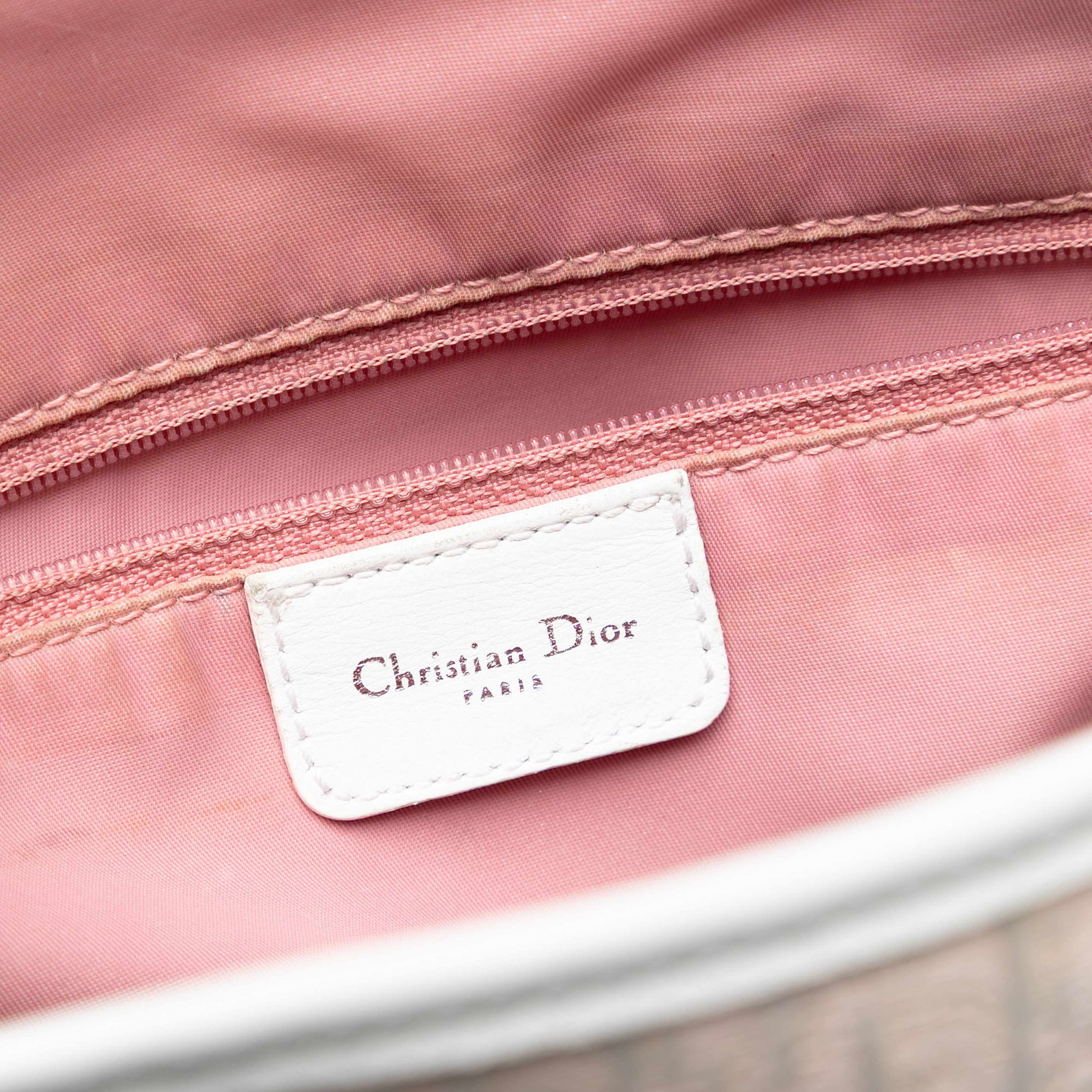 Dior Diorissimo Trotter Canvas Tote, från Luxclusif, i färgen light pink. Klicka för att öppna bilden i stort format