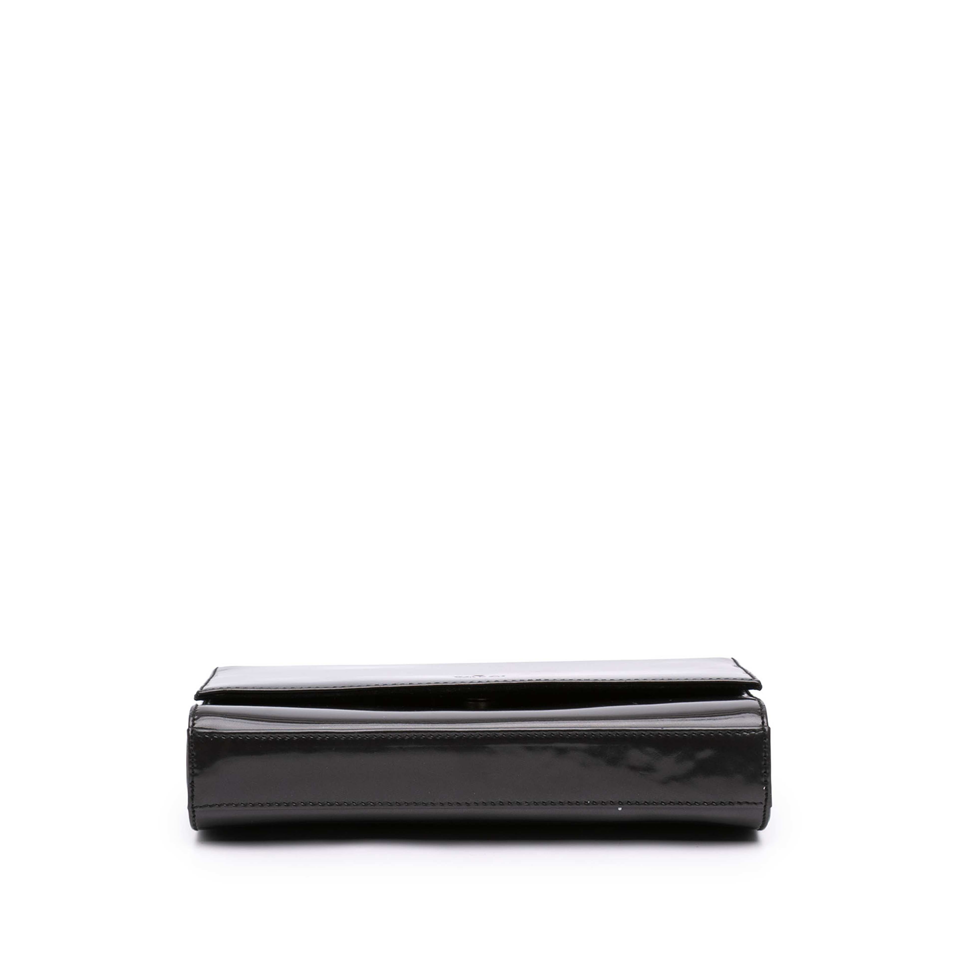 Gucci Patent Leather Shoulder Bag, från Luxclusif, i färgen purpur. Klicka för att öppna bilden i stort format