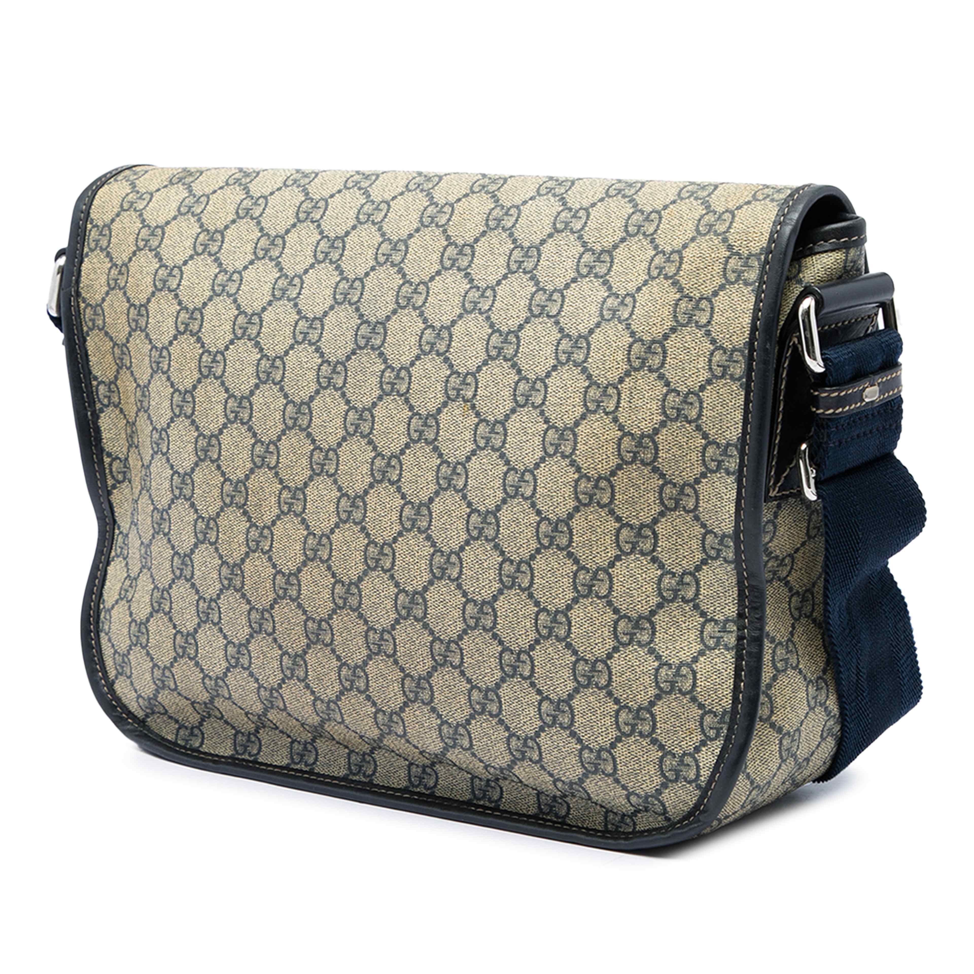 Gucci Gg Supreme Crossbody, från Luxclusif, i färgen beige. Klicka för att öppna bilden i stort format
