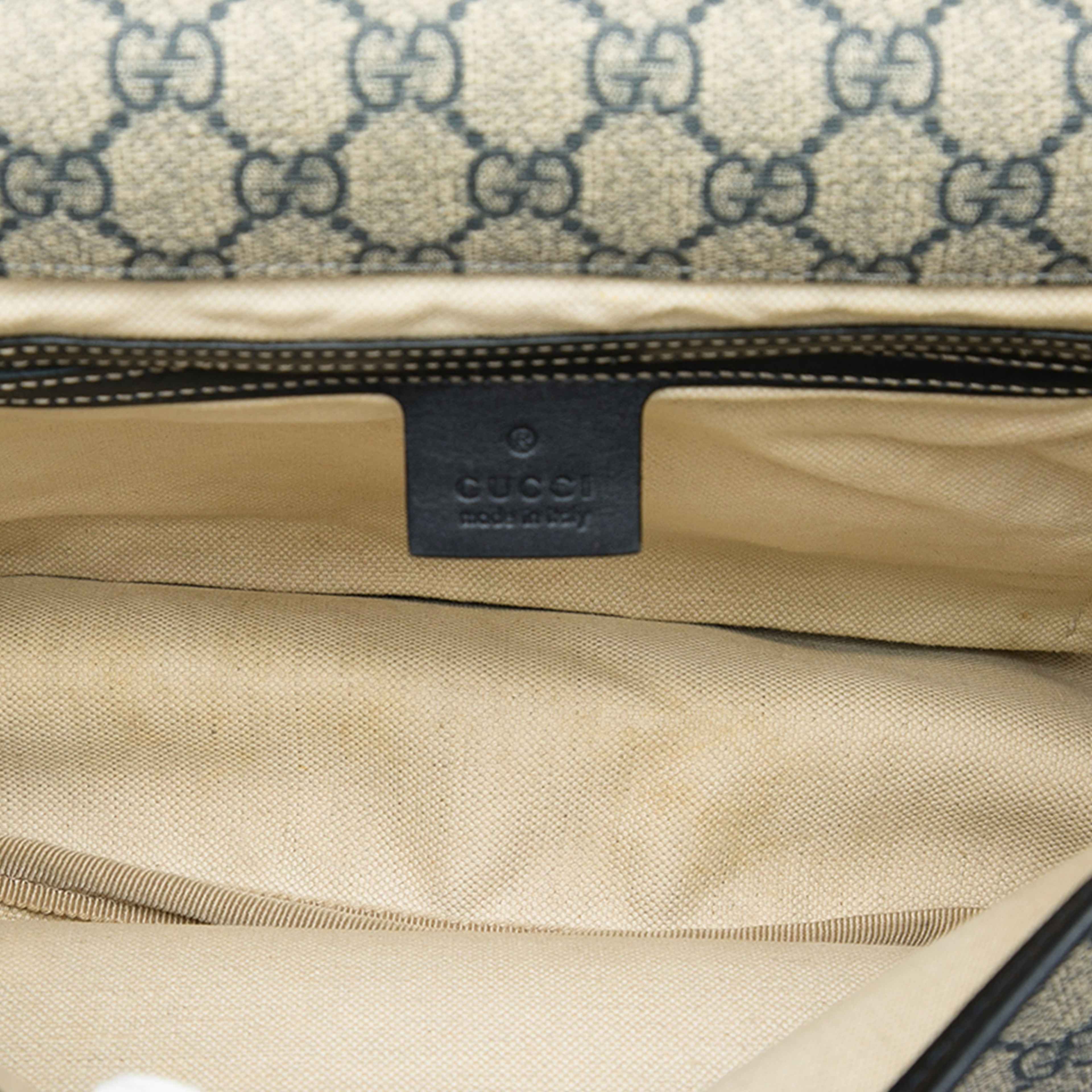 Gucci Gg Supreme Crossbody, från Luxclusif, i färgen beige. Klicka för att öppna bilden i stort format
