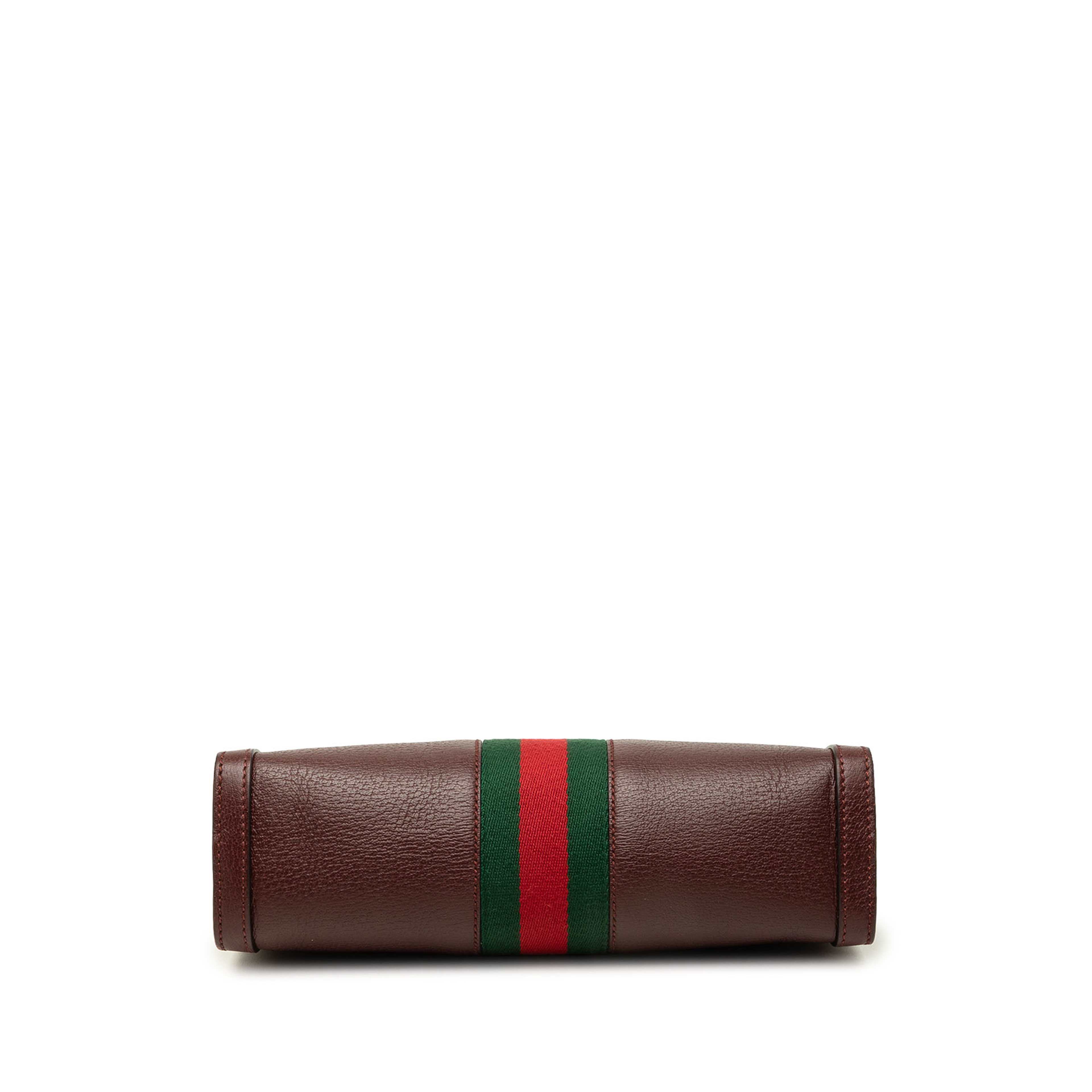 Gucci Small Calfskin Web Ophidia Chain Crossbody, från Luxclusif, i färgen röd. Klicka för att öppna bilden i stort format