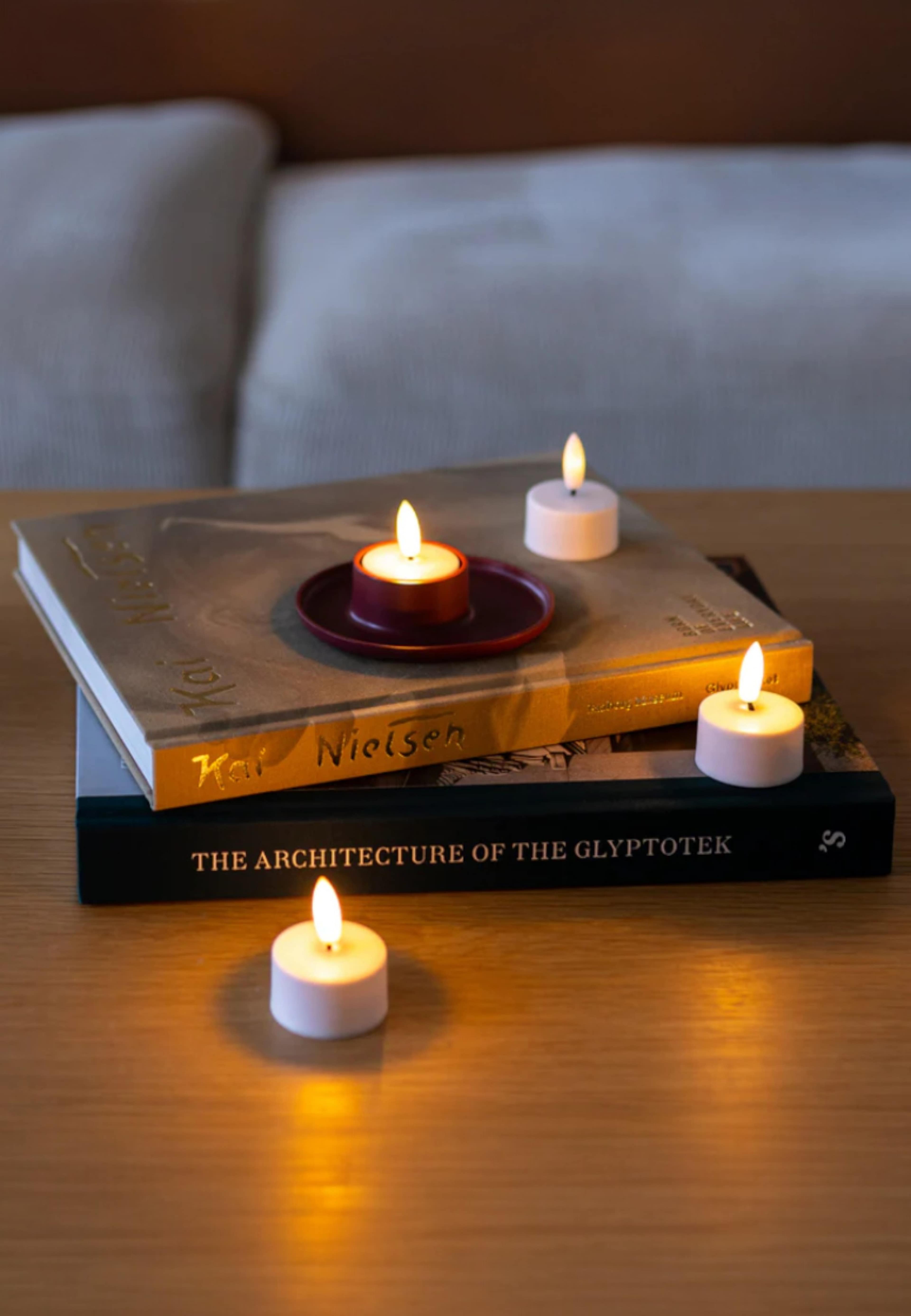 Sia Led Uppladdningsbara Värmeljus 4 St, från Led Nordic, i färgen vit. Klicka för att öppna bilden i stort format