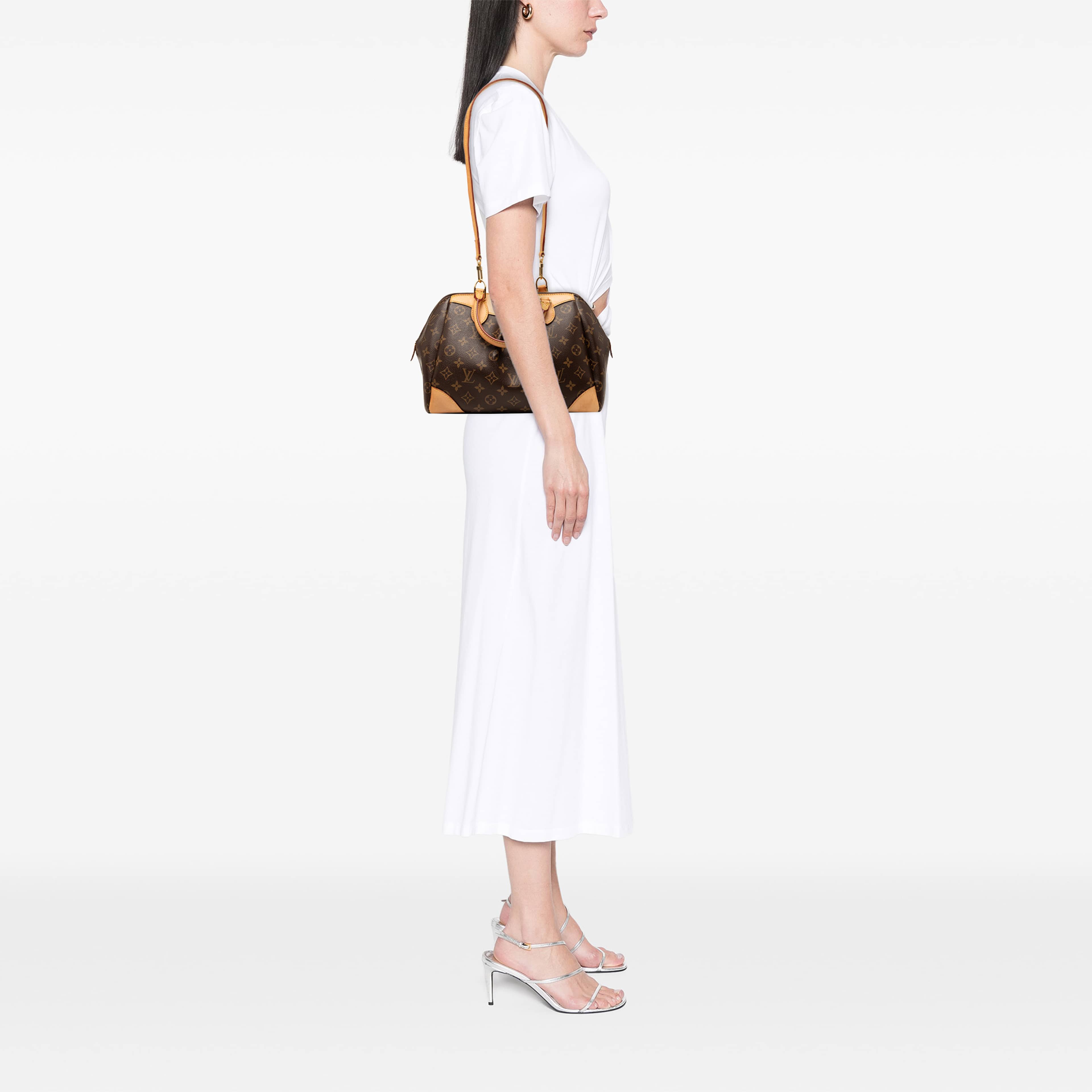 Louis Vuitton Monogram Segur, från Luxclusif, i färgen brun. Klicka för att öppna bilden i stort format