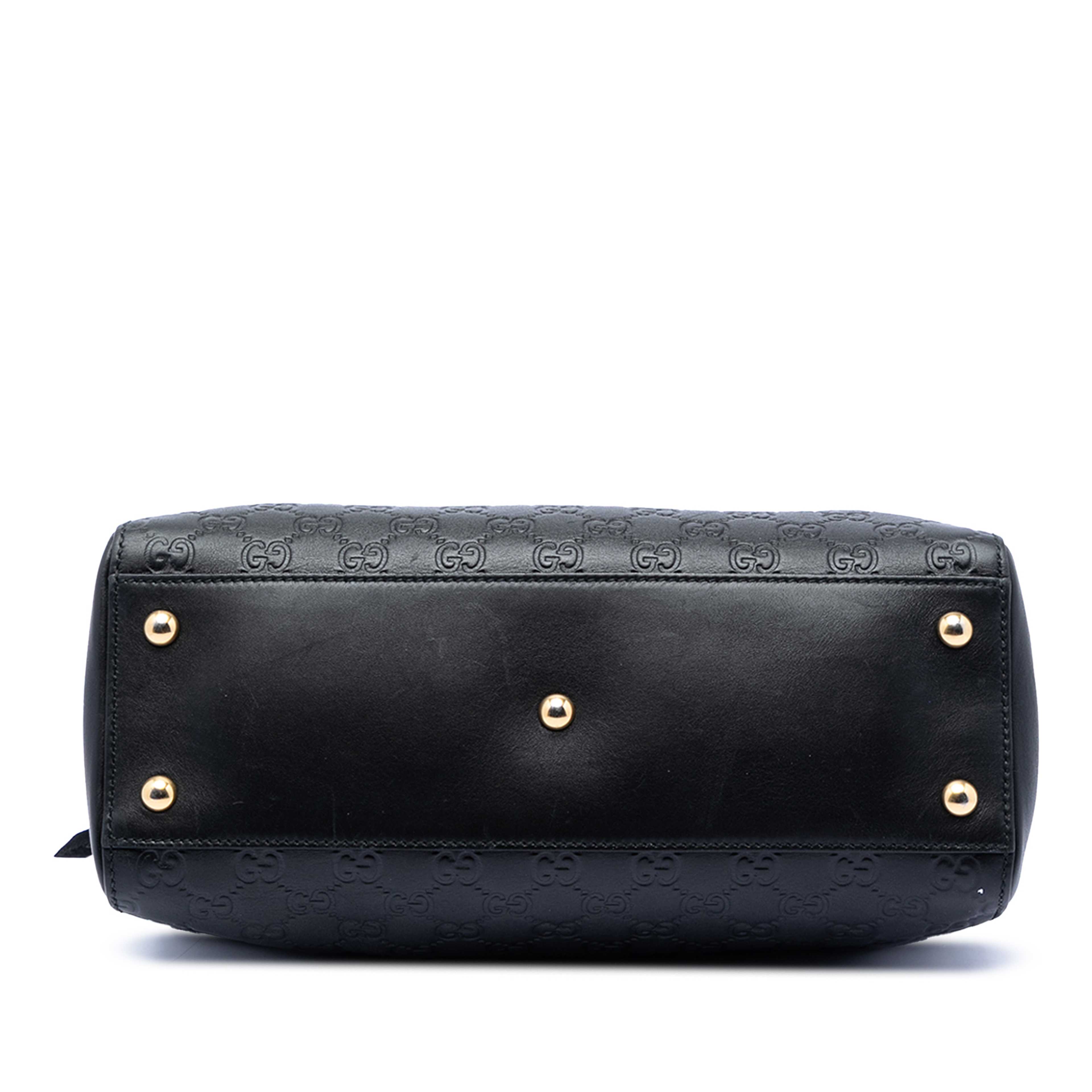 Gucci Medium Guccissima Soft Shoulder Bag, från Luxclusif, i färgen black. Klicka för att öppna bilden i stort format