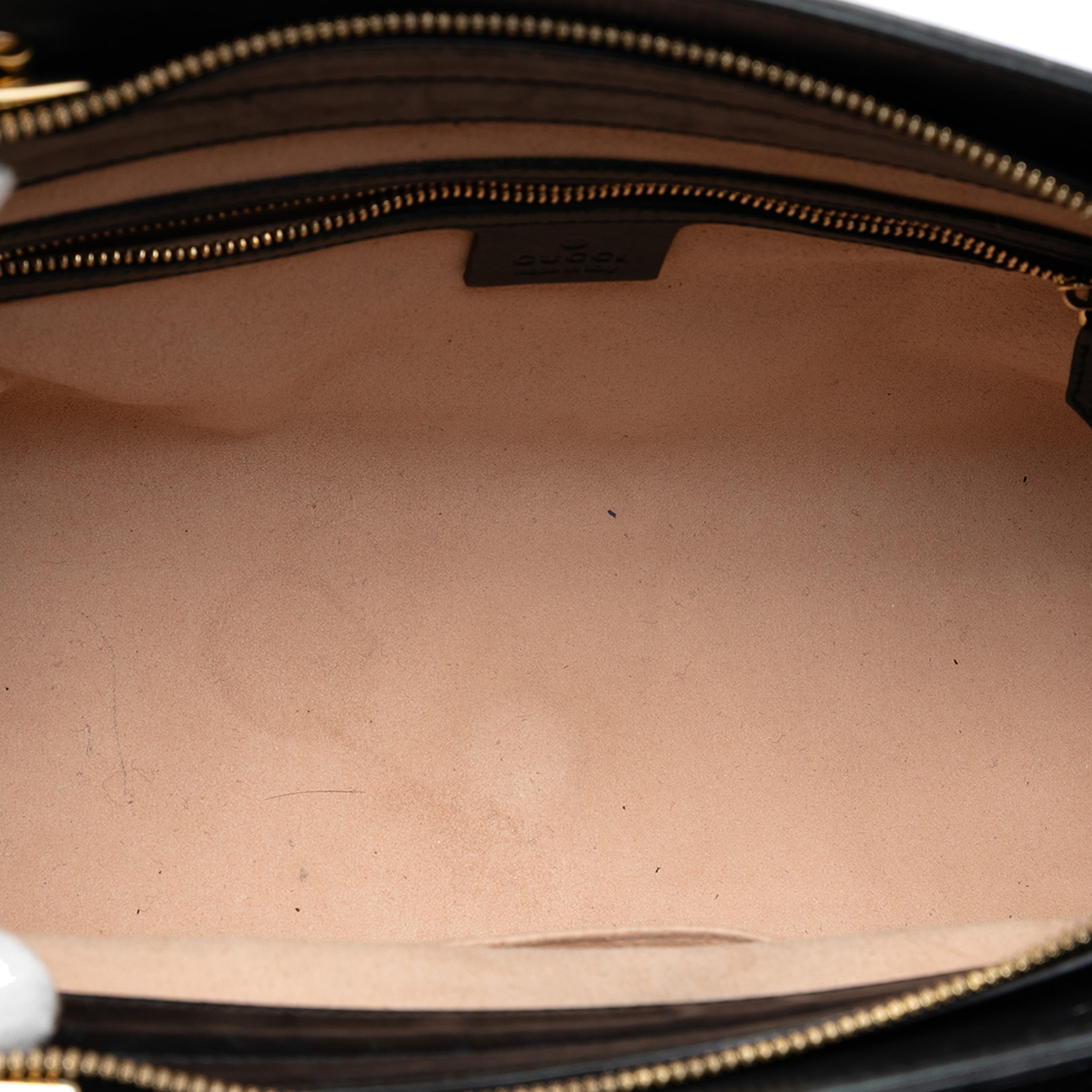 Gucci Medium Guccissima Soft Shoulder Bag, från Luxclusif, i färgen black. Klicka för att öppna bilden i stort format