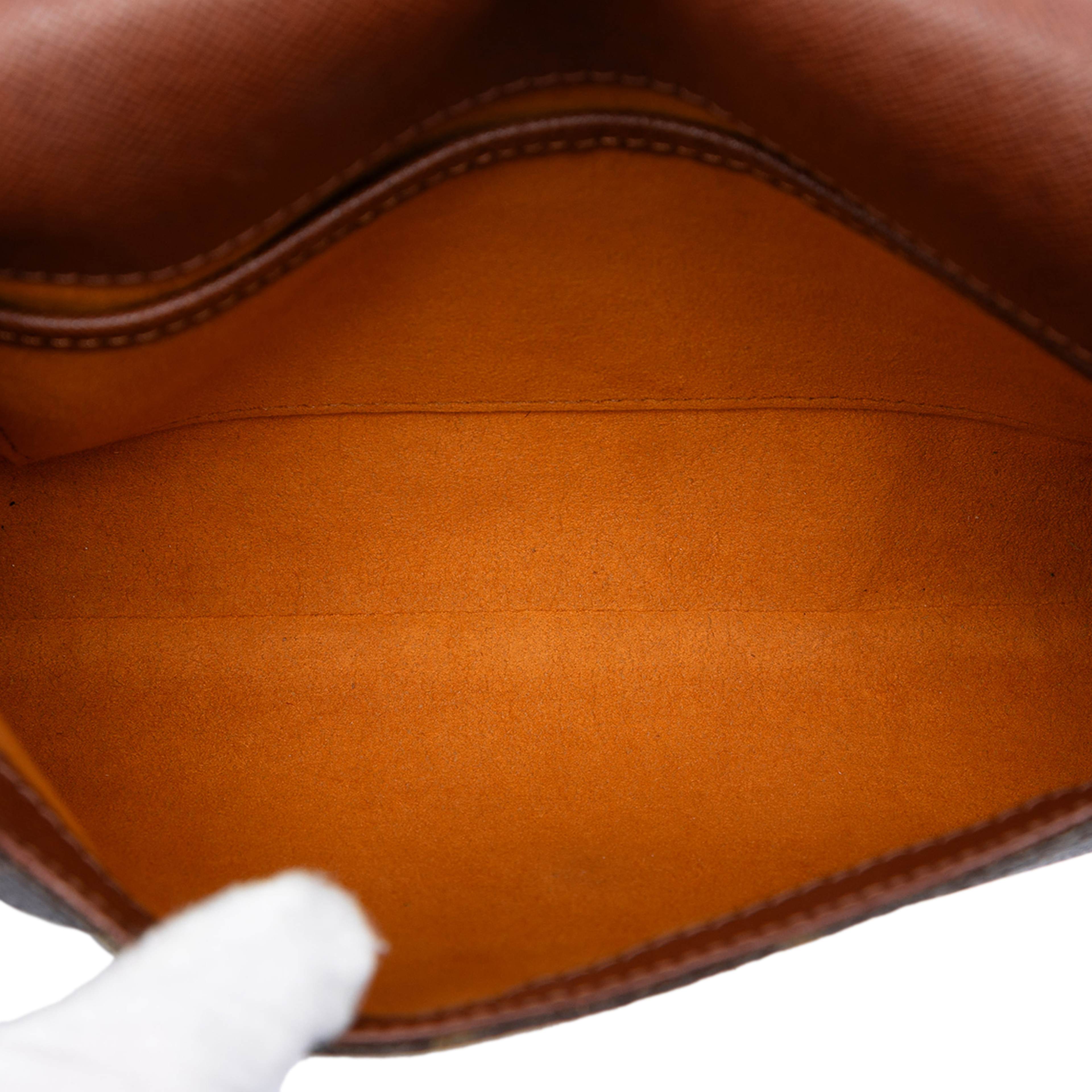 Louis Vuitton Monogram Musette Tango Short Strap, från Luxclusif, i färgen brown. Klicka för att öppna bilden i stort format