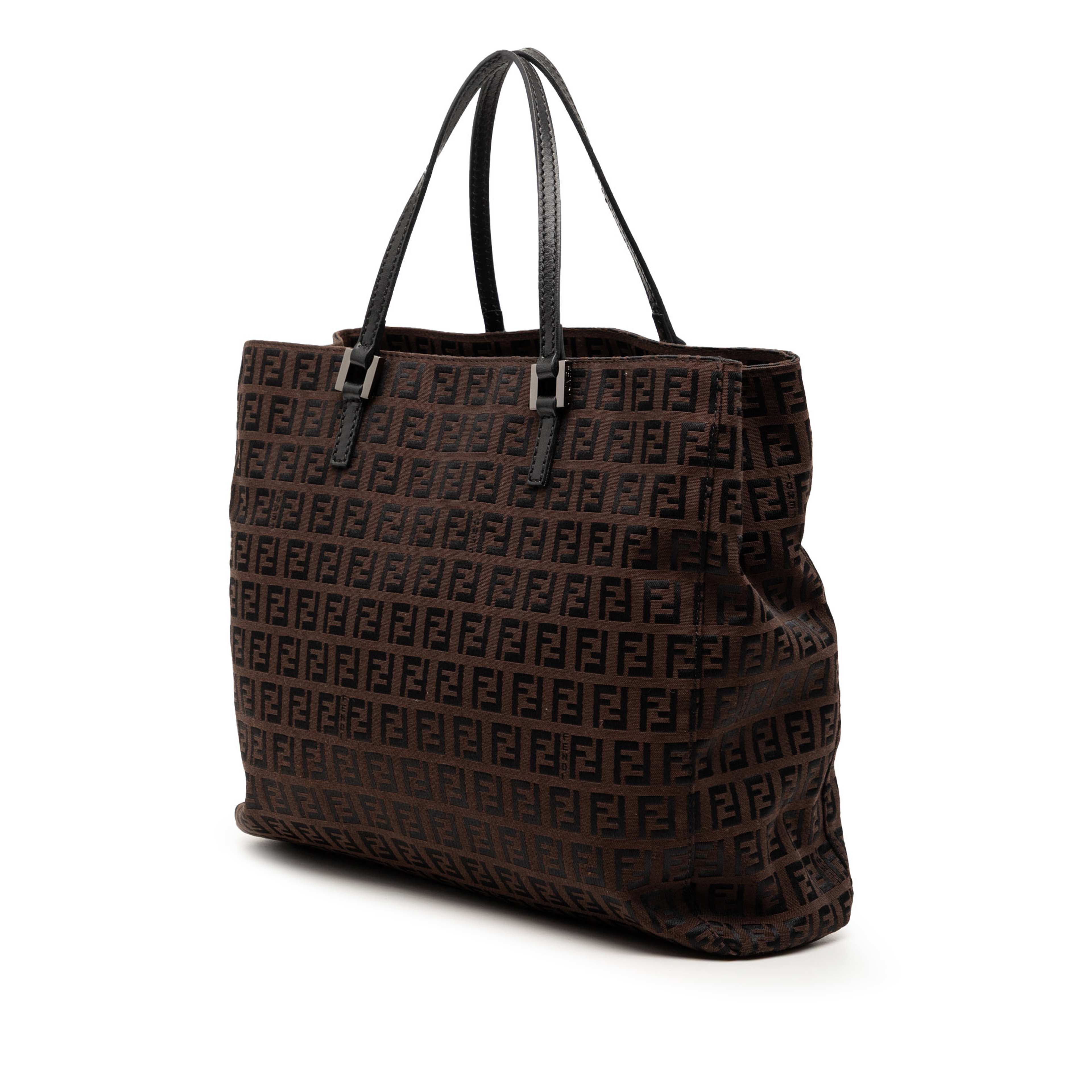 Fendi Zucchino Canvas Tote, från Luxclusif, i färgen dark brown. Klicka för att öppna bilden i stort format