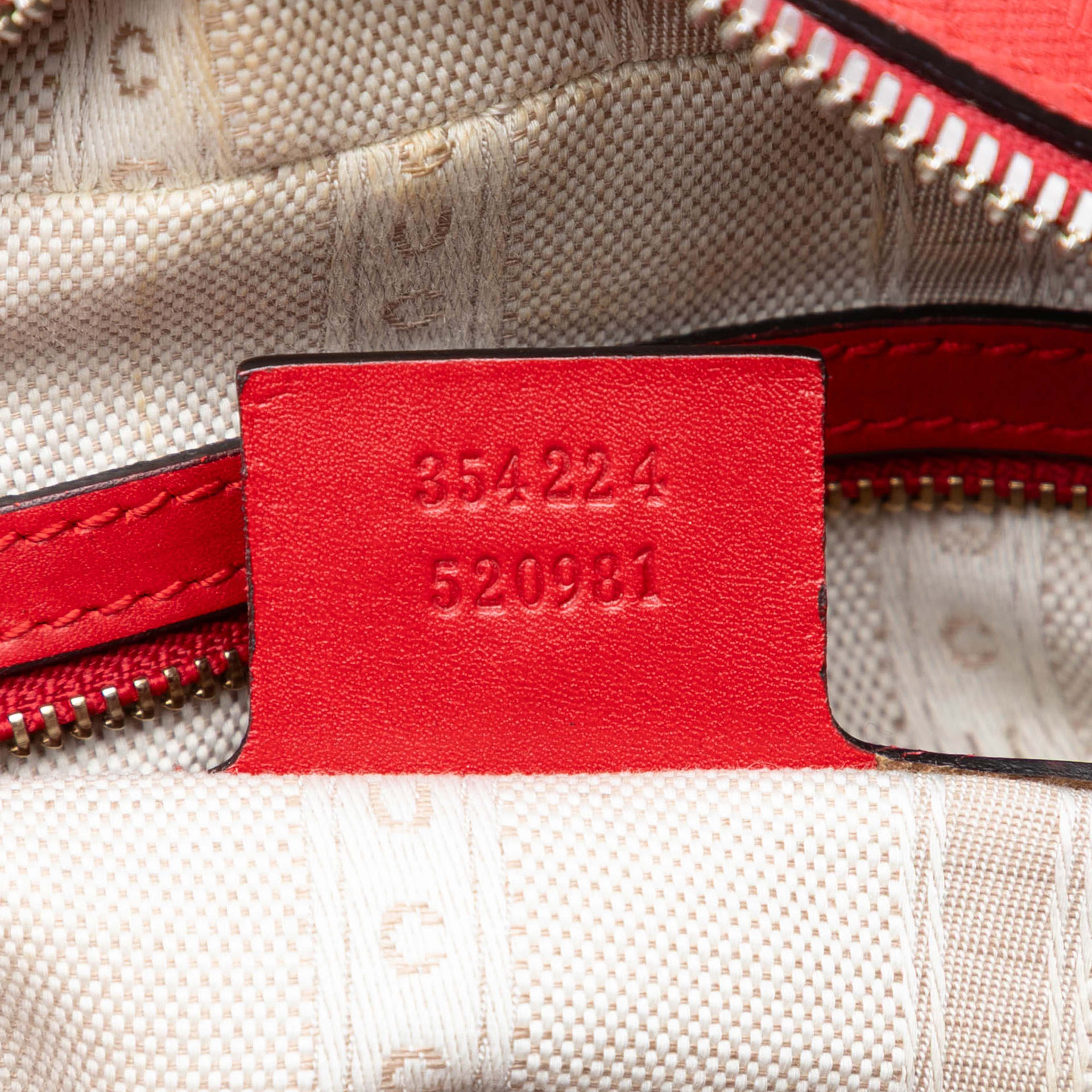 Gucci Diamante Bright Leather Satchel, från Luxclusif, i färgen röd. Klicka för att öppna bilden i stort format