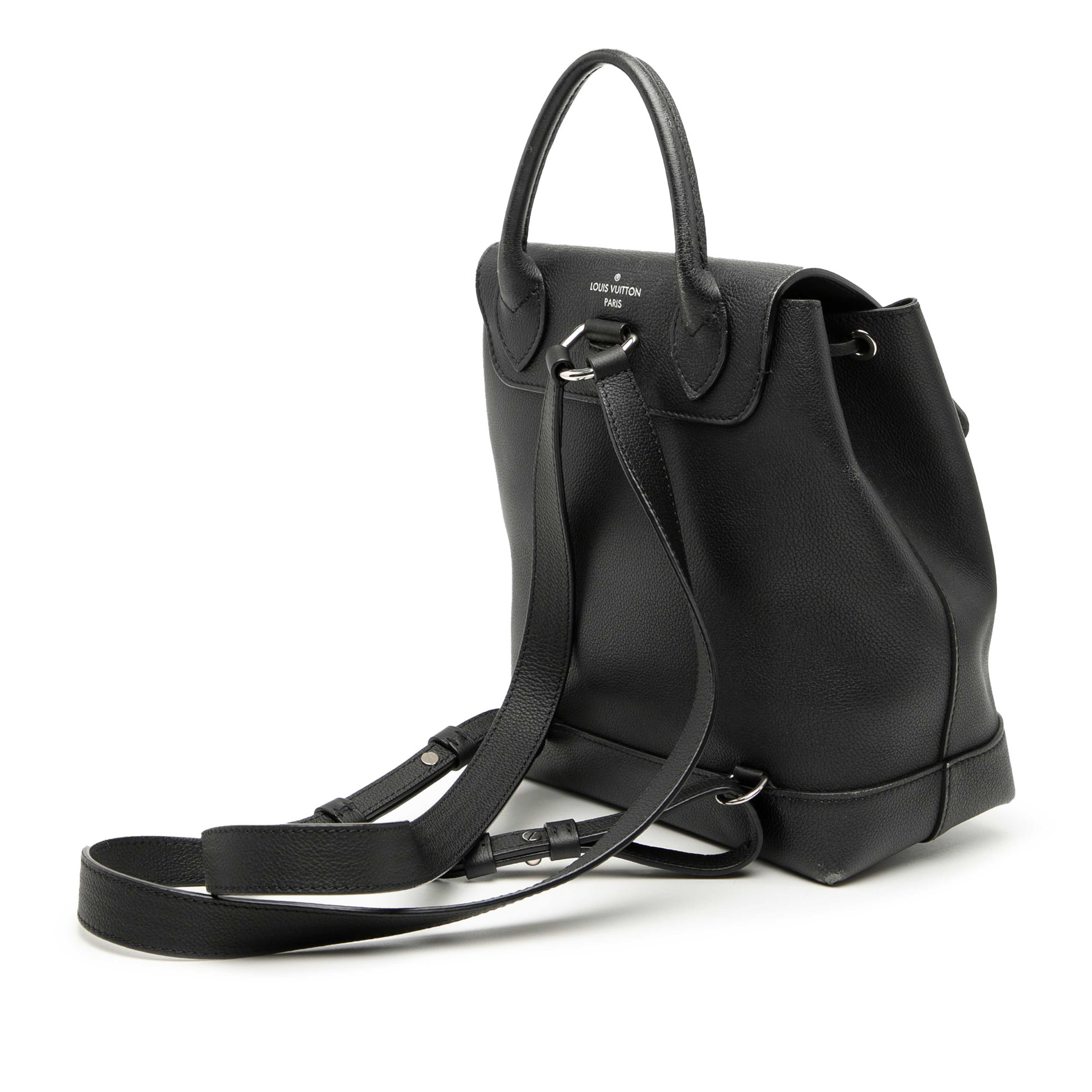 Louis Vuitton Taurillon Lockme Backpack, från Luxclusif, i färgen black. Klicka för att öppna bilden i stort format