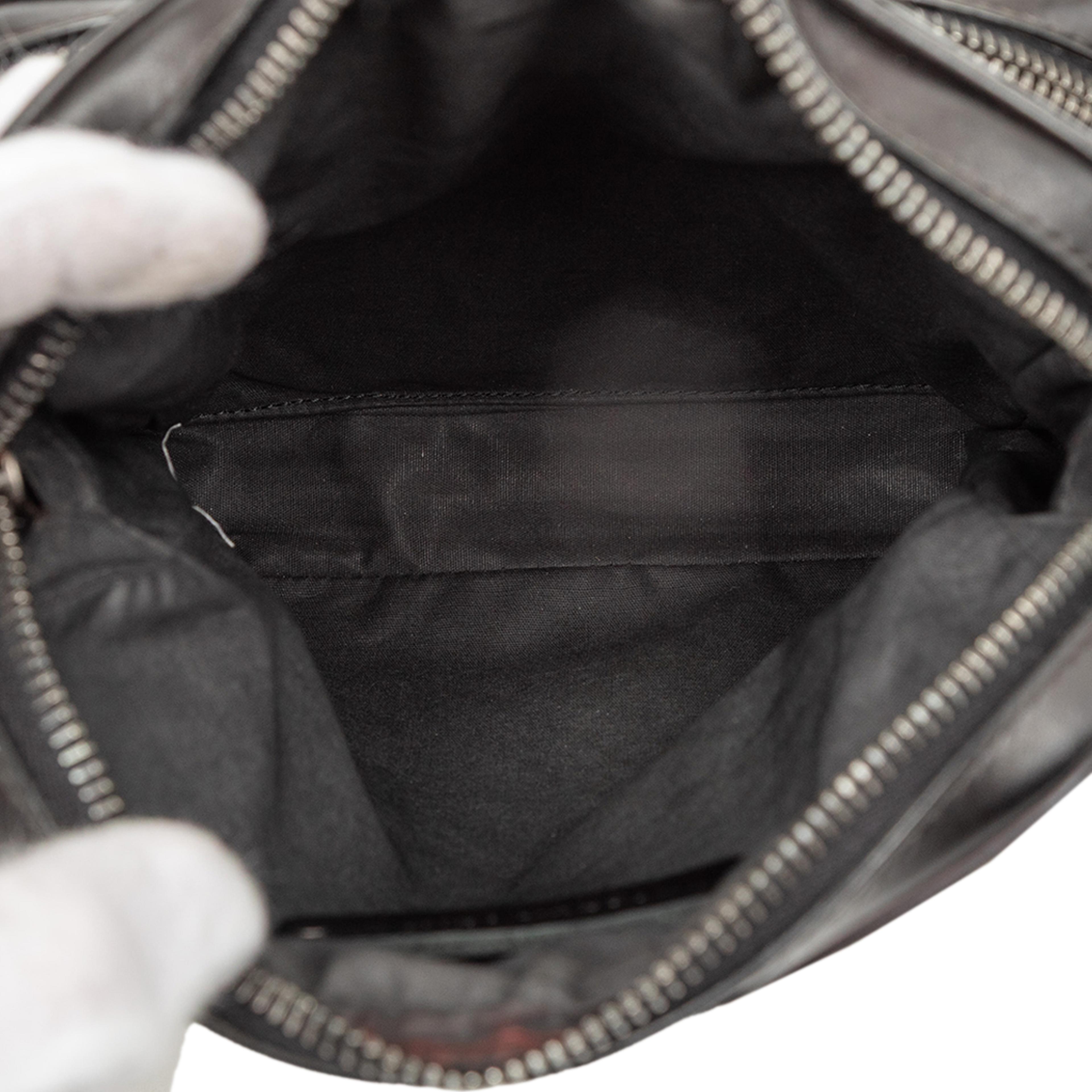 Bottega Veneta Nappa Intrecciato Messenger Bag, från Luxclusif, i färgen dark brown. Klicka för att öppna bilden i stort format