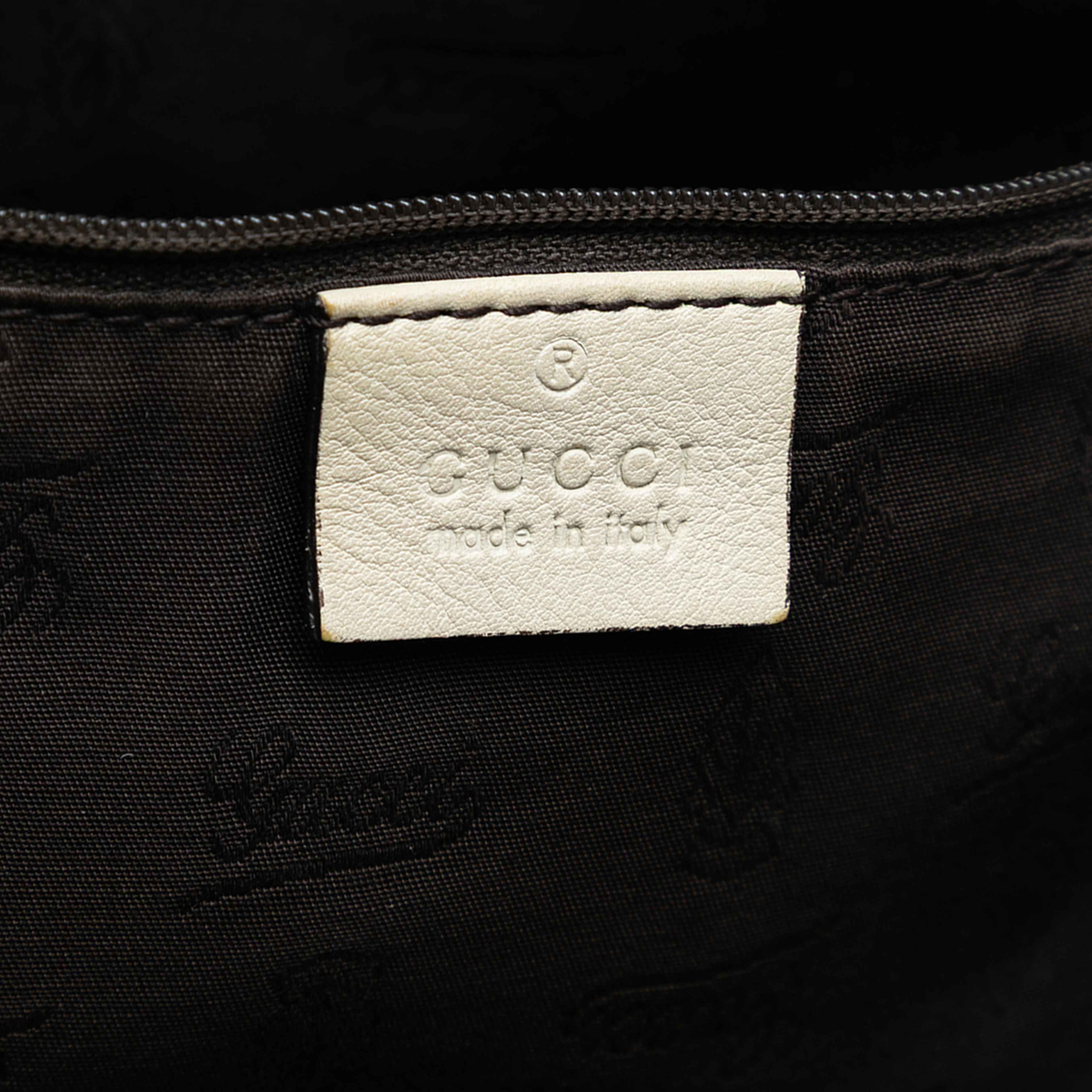 Gucci Large Guccissima Sukey Tote, från Luxclusif, i färgen white. Klicka för att öppna bilden i stort format