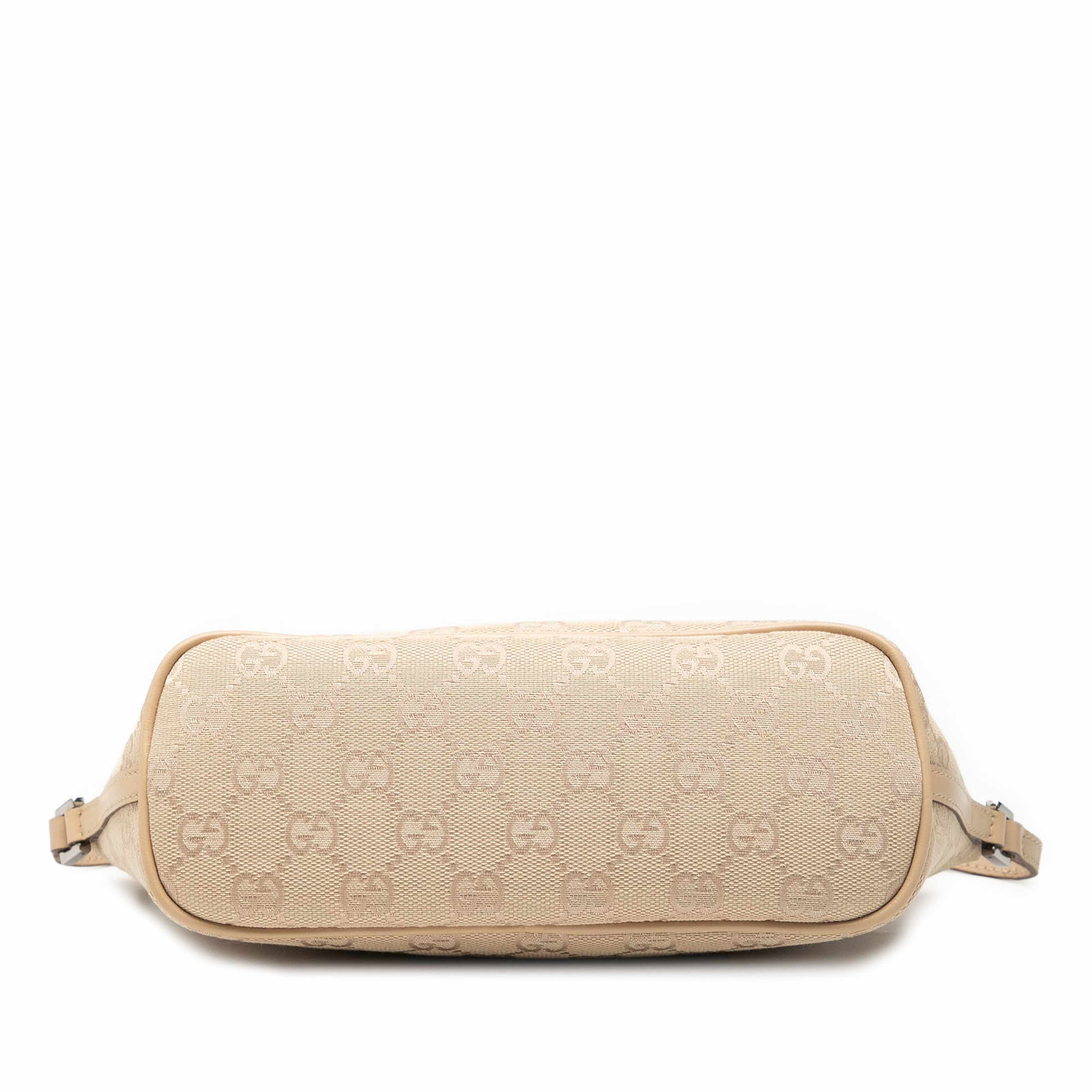 Gucci Gg Canvas Boat, från Luxclusif, i färgen beige. Klicka för att öppna bilden i stort format