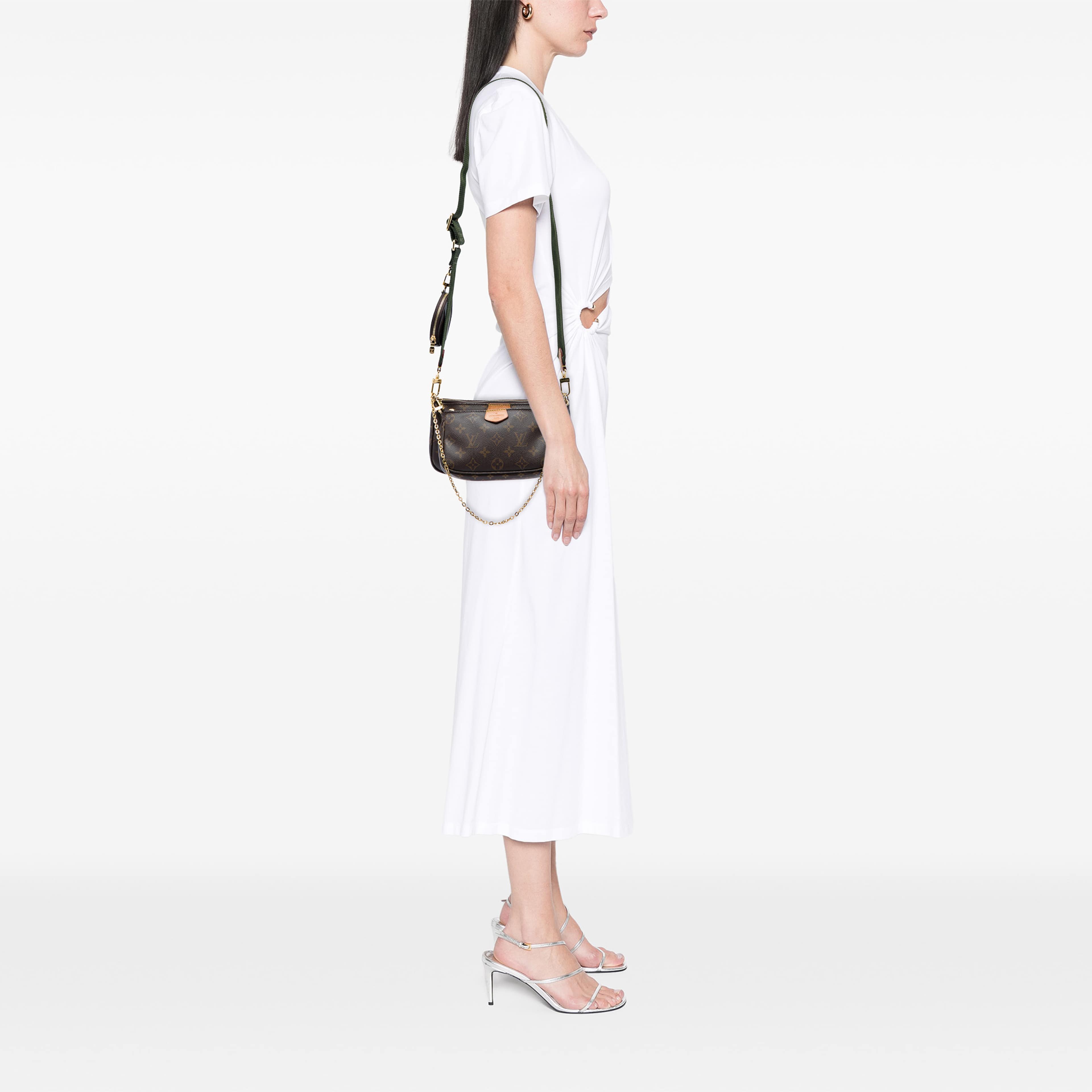 Louis Vuitton Monogram Multi Pochette Accessoires, från Luxclusif, i färgen brun. Klicka för att öppna bilden i stort format