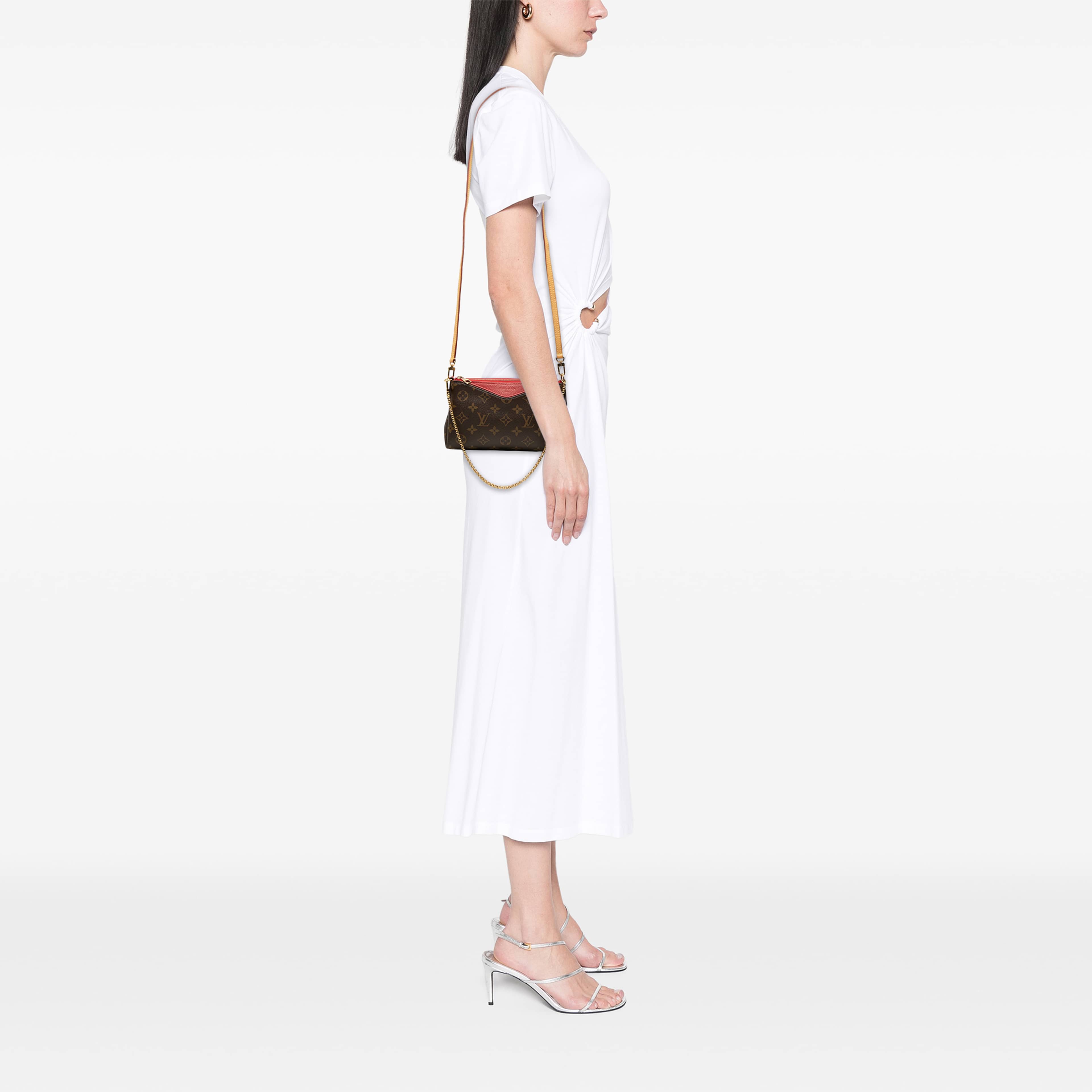 Louis Vuitton Monogram Pallas Clutch, från Luxclusif, i färgen brun. Klicka för att öppna bilden i stort format
